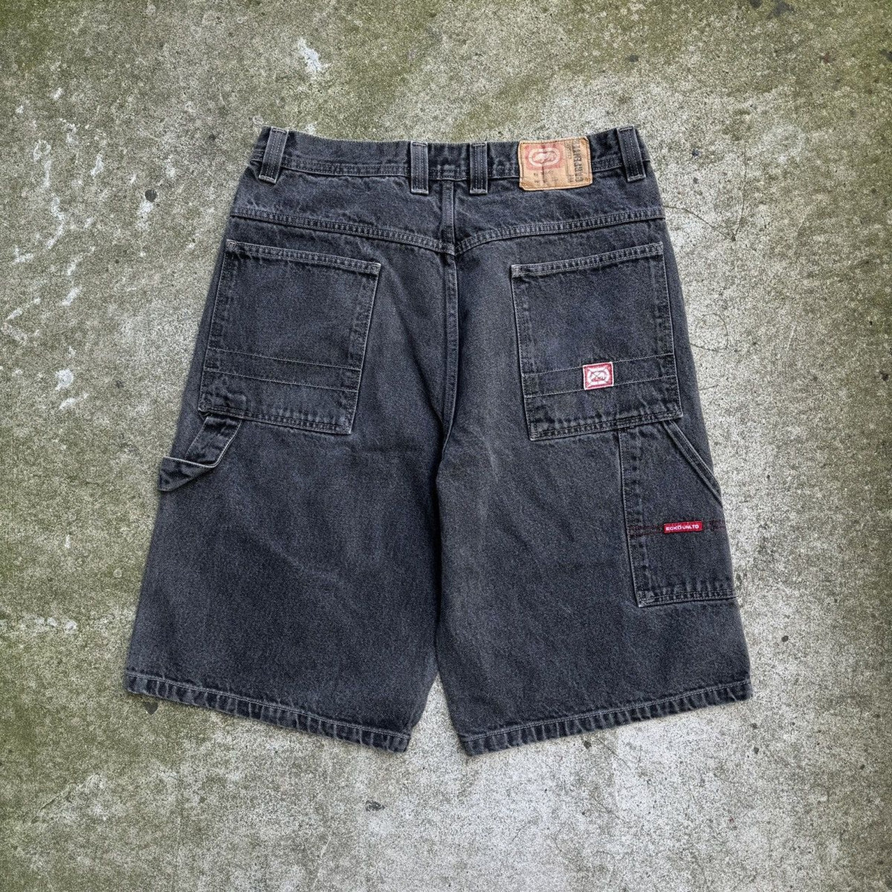 Pantalones cortos vaqueros holgados de mezclilla descolorida estilo ECKO de los años 2000