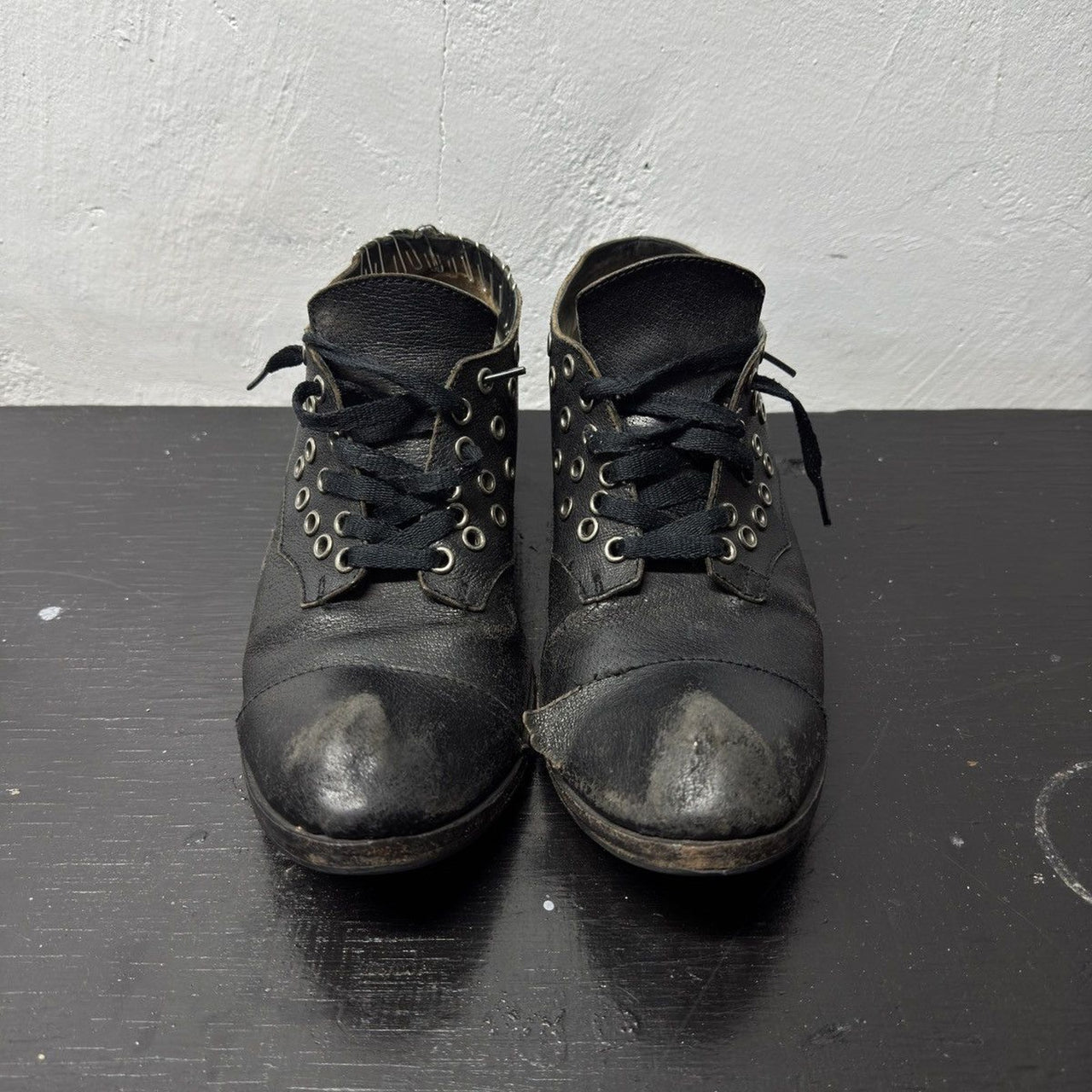 Diet Butcher Slim Skin Thrashed Eyelet Low Boots