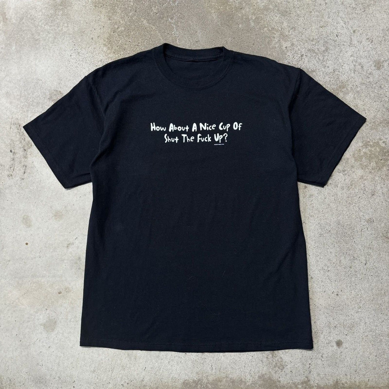 2000年代のカップ・オブ・シャット・ザ・ファック・アップTシャツ
