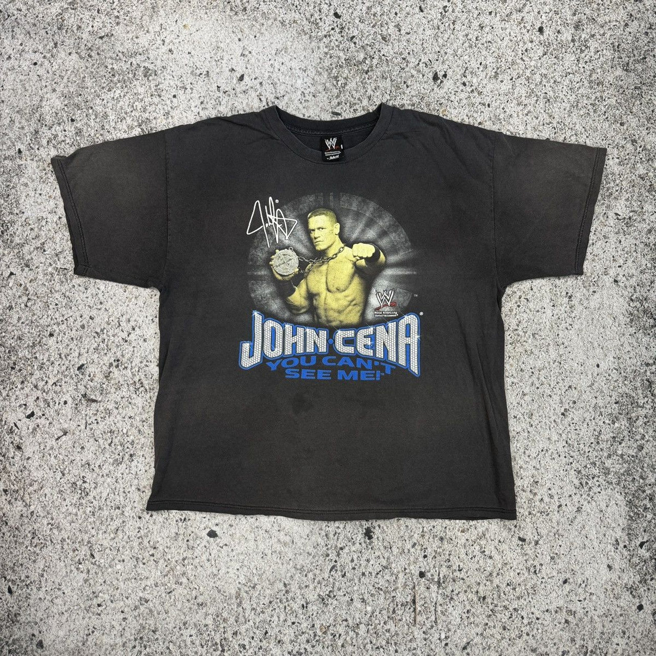 Camiseta descolorida de John Cena de la WWE de los años 2000