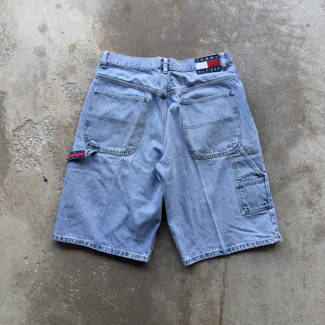 Pantalones cortos vaqueros holgados de mezclilla desteñida de Tommy Hilfiger, años 1990/2000, Y2K