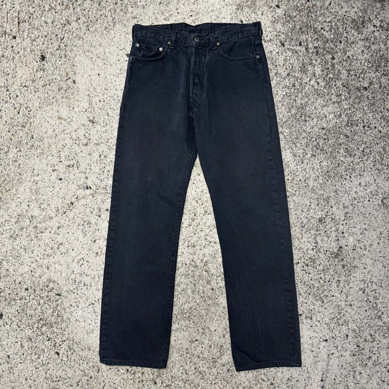 Vaqueros Levi's 501 azul oscuro de la década de 2000