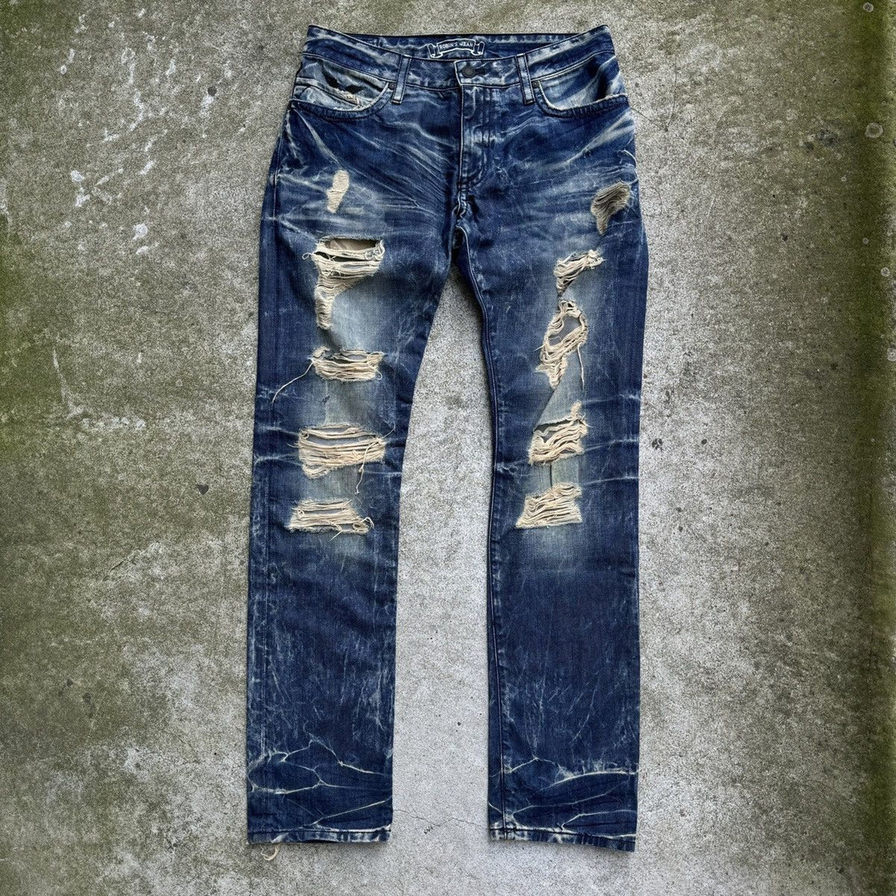 ROBIN'S JEANS JEANS DE DENIM LAVADO DESGASTADO CON SOLAPA Y TACHUELAS