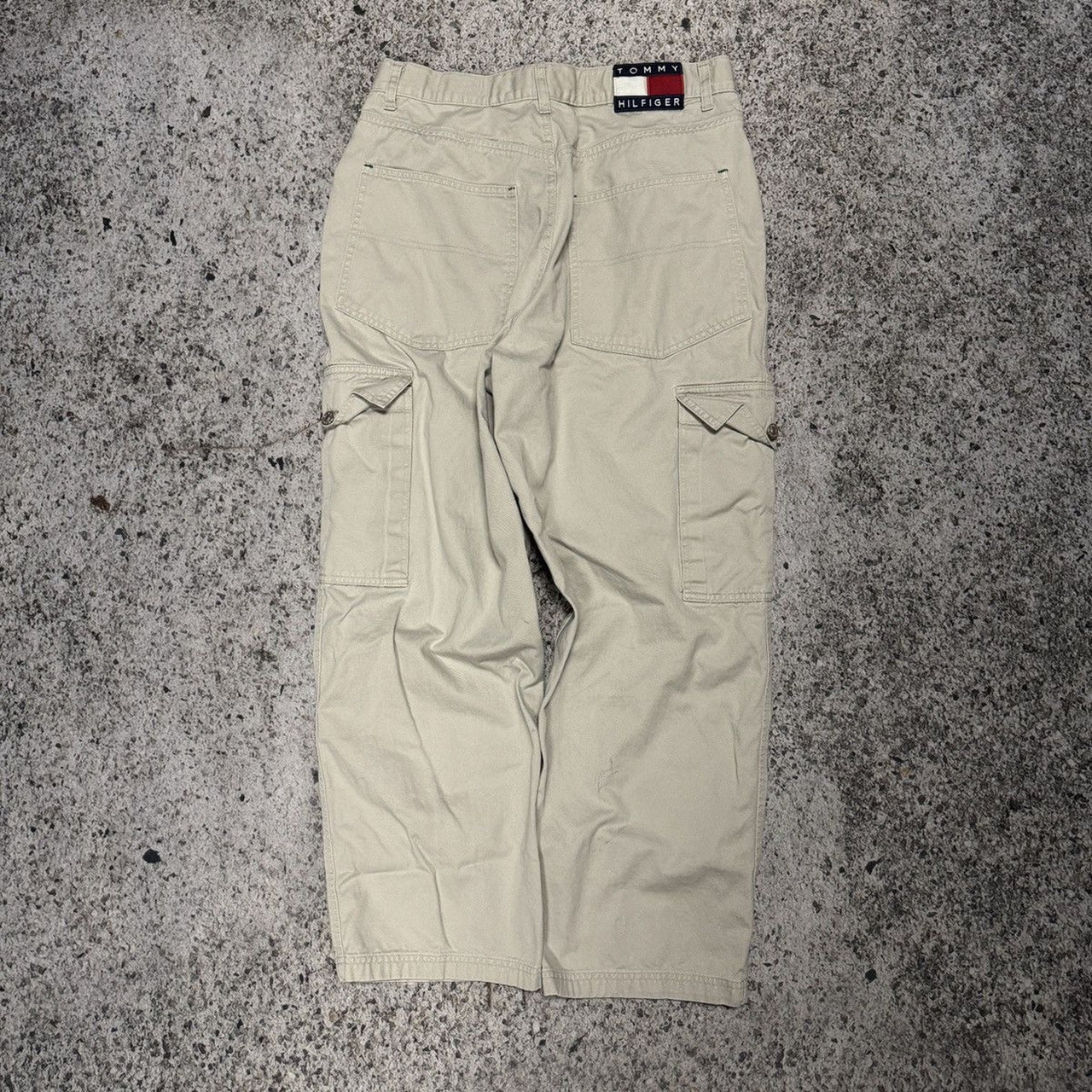 Pantalones cargo holgados de carpintero con pernera ancha de Tommy Hilfiger de la década de 2000