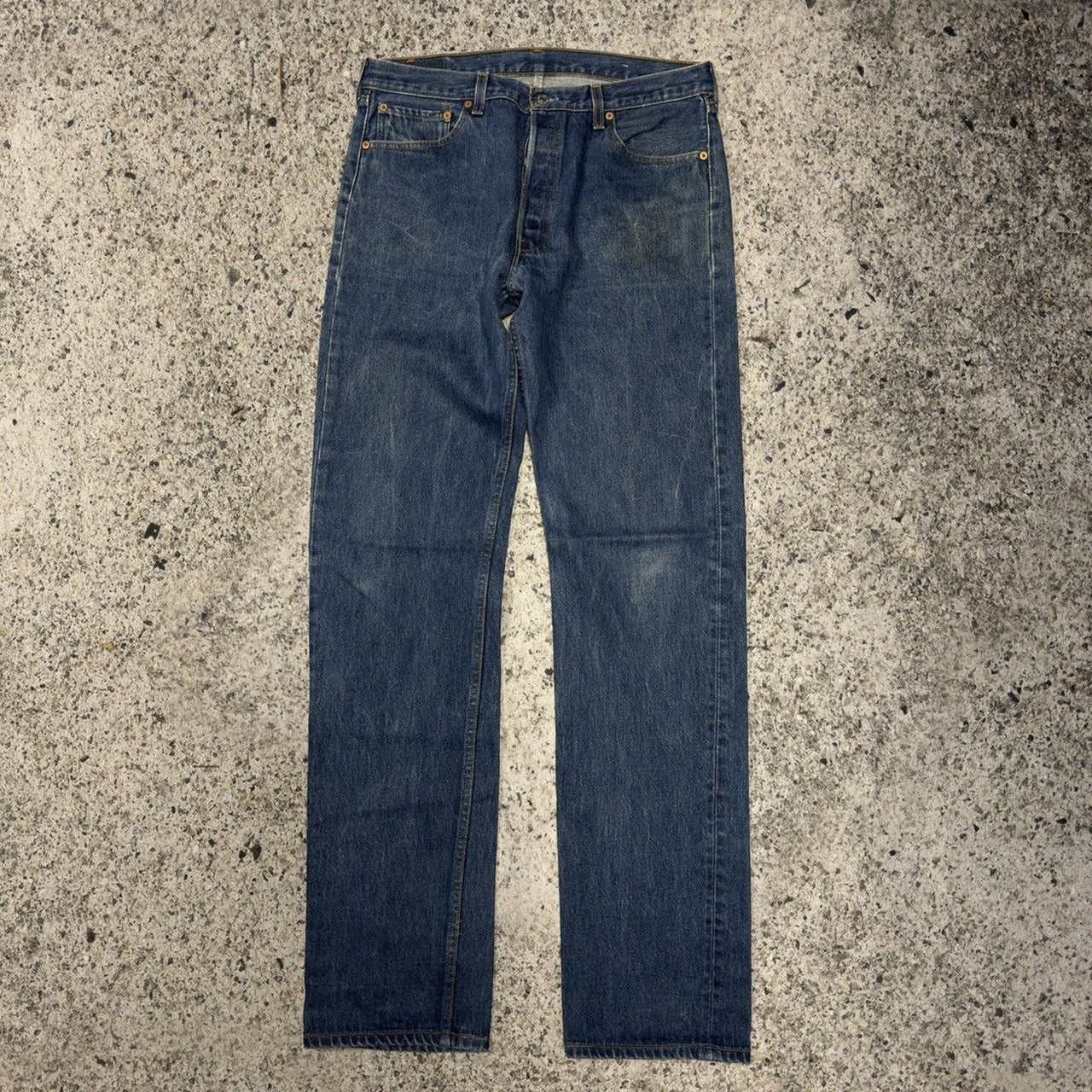 Vaqueros Levi's 501xx deslavados oscuros de la década de 1990