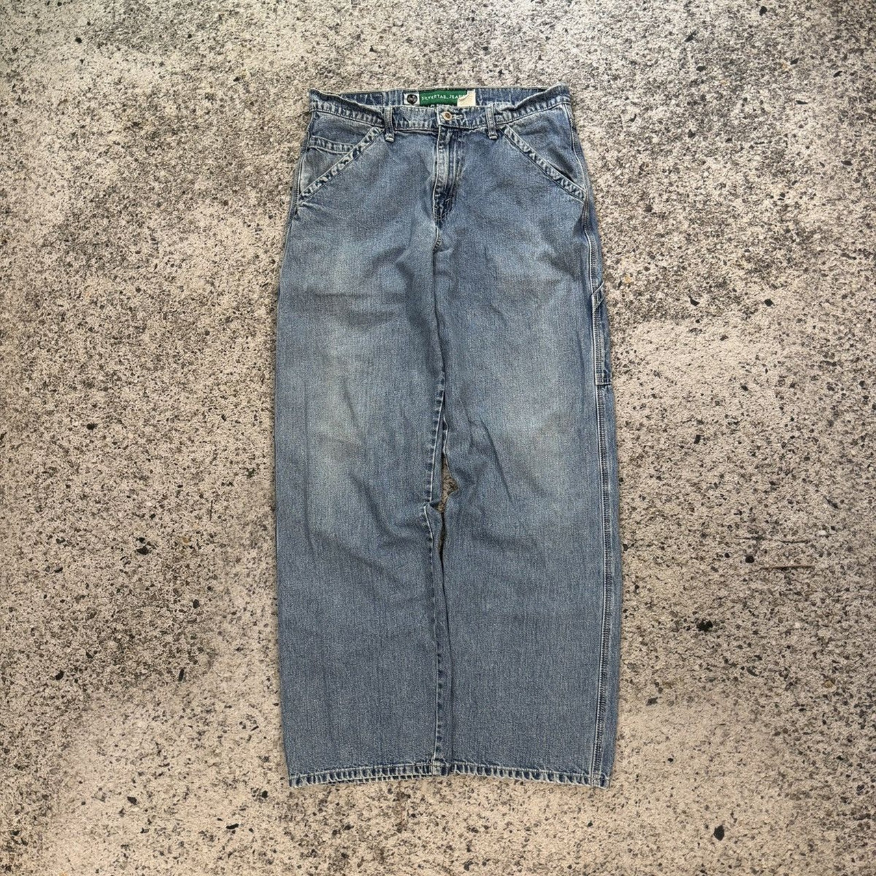 Vaqueros holgados estilo skater Levi's Silvertab de los años 90, desgastados y descoloridos
