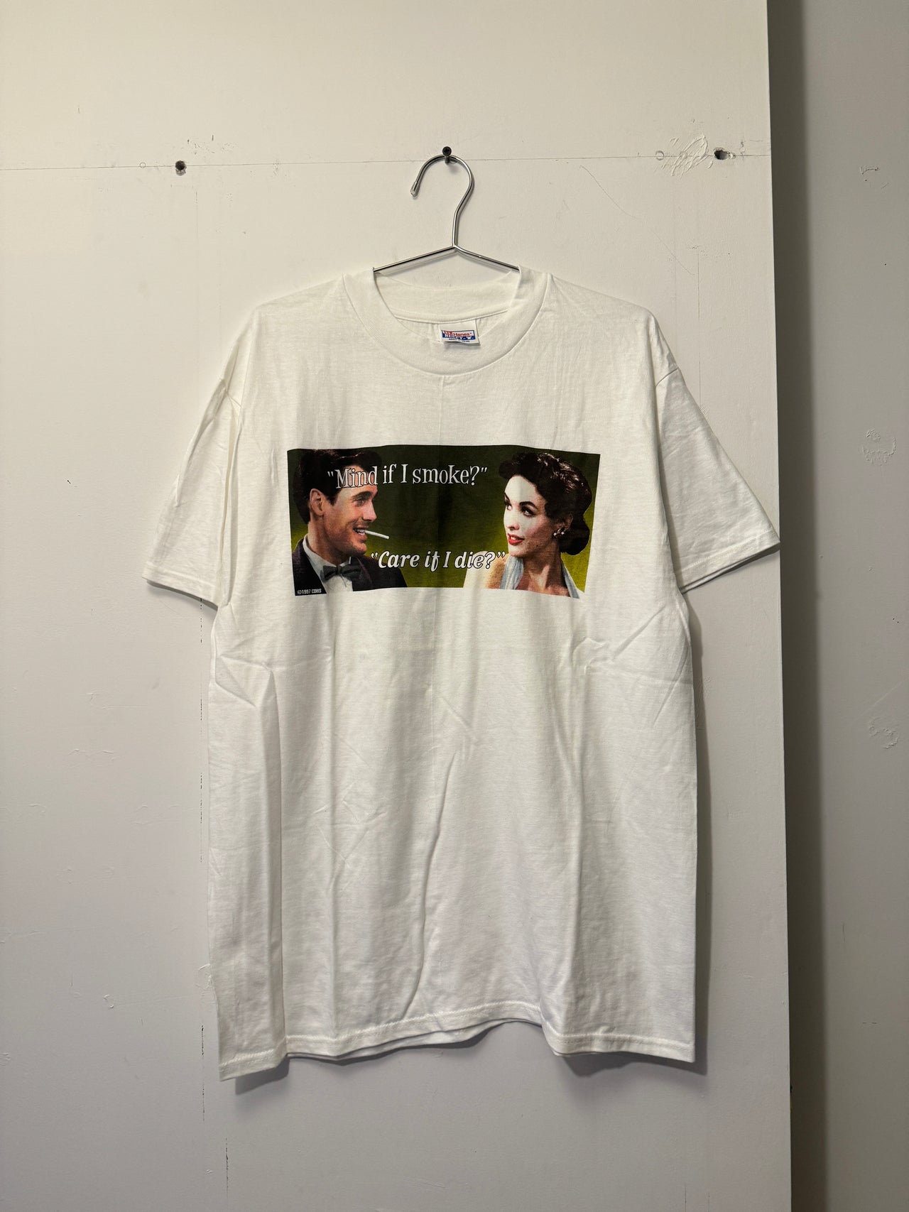 Camiseta anticigarrillos de los años 90 "Me importa si muero"