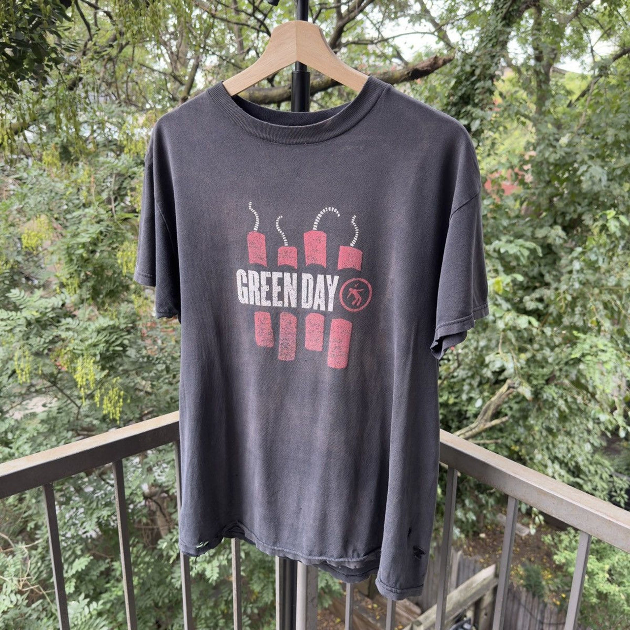 2000s Thrashed Green Day American Idiot Band Tee
