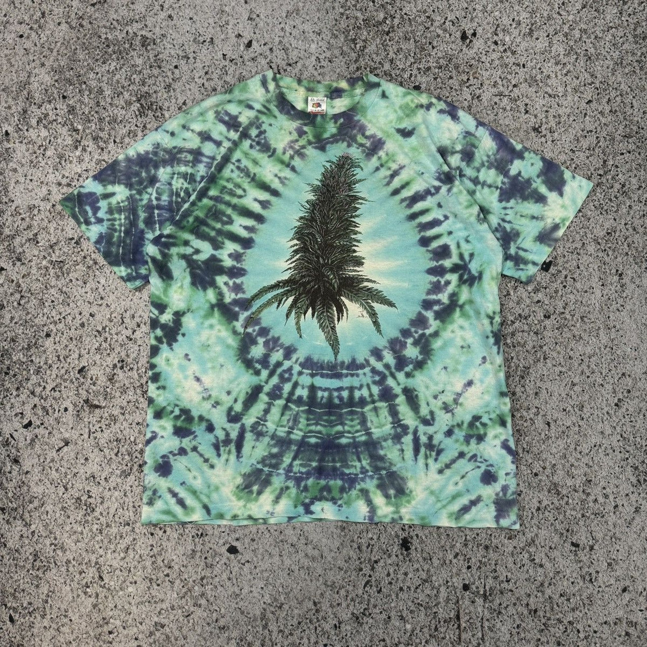 1990年代のシングルステッチタイダイウィードリーフプラントアートTシャツ