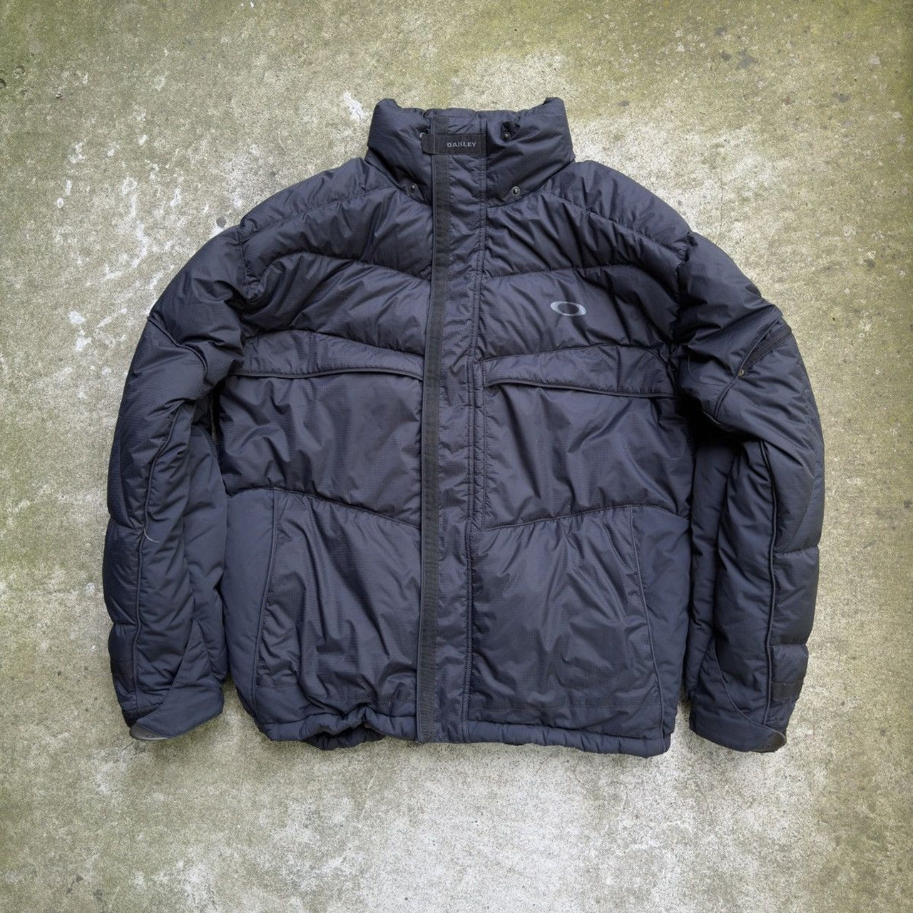 CHAQUETA ACOLCHADA DE PLUMAS OAKLEY SOFTWARE DE LOS AÑOS 2000 NEGRA