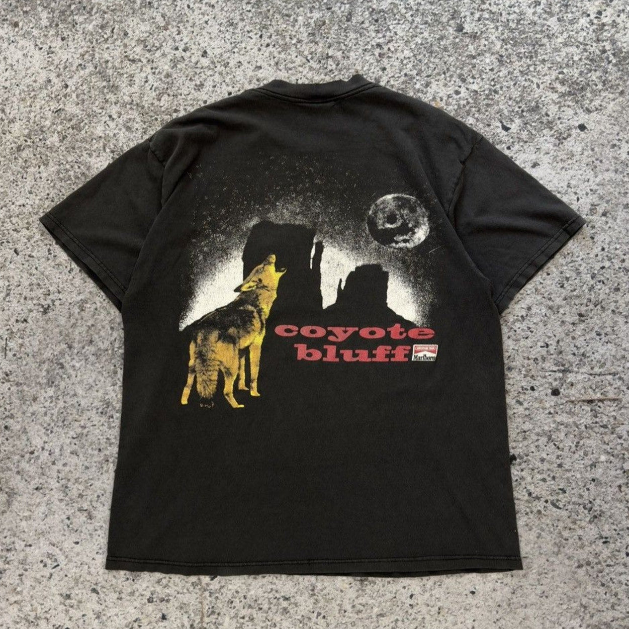Camiseta de bolsillo Coyote Bluff de cigarrillos Marlboro de los años 90, desgastada y descolorida