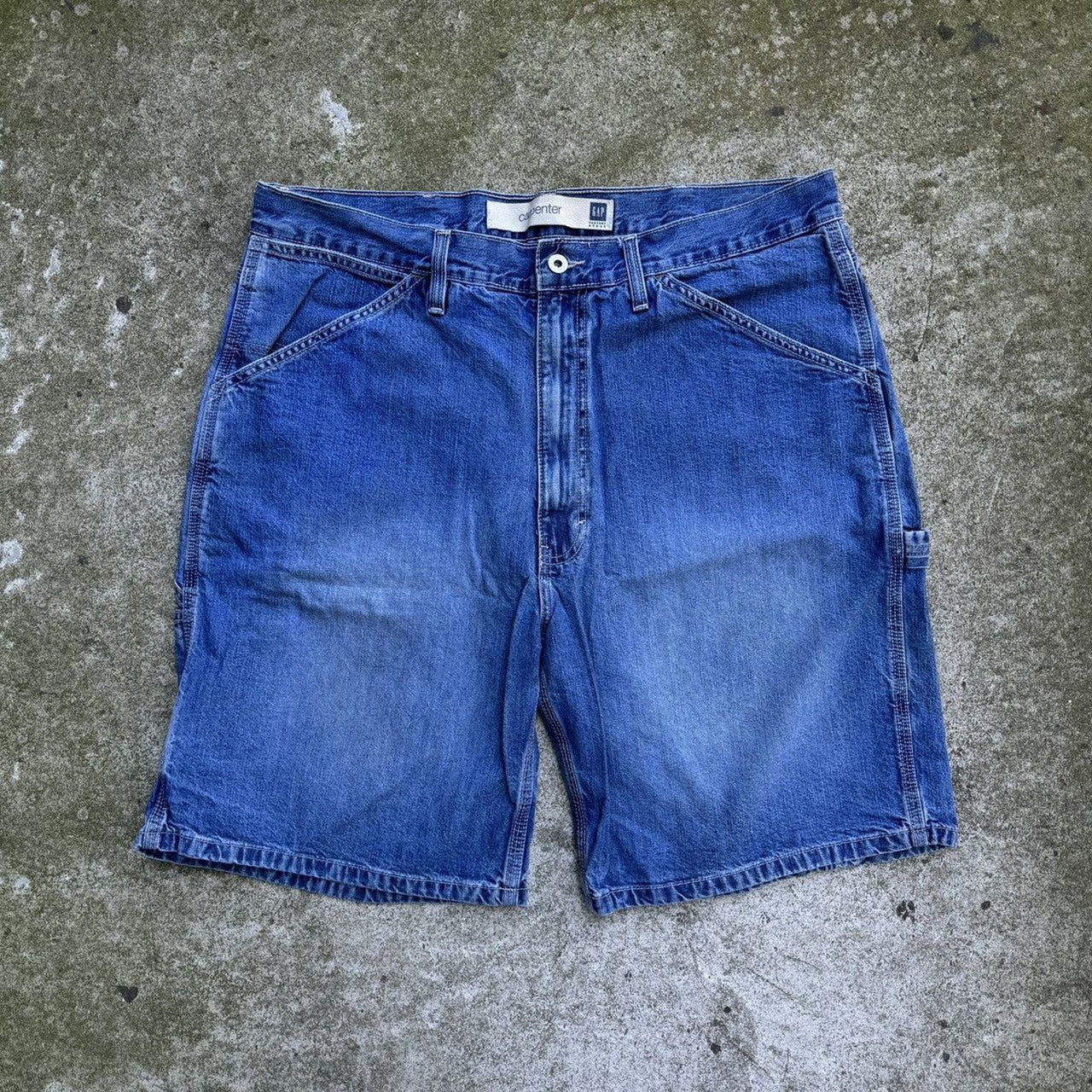 Shorts vaqueros de carpintero holgados y descoloridos de Gap de la década de 2000