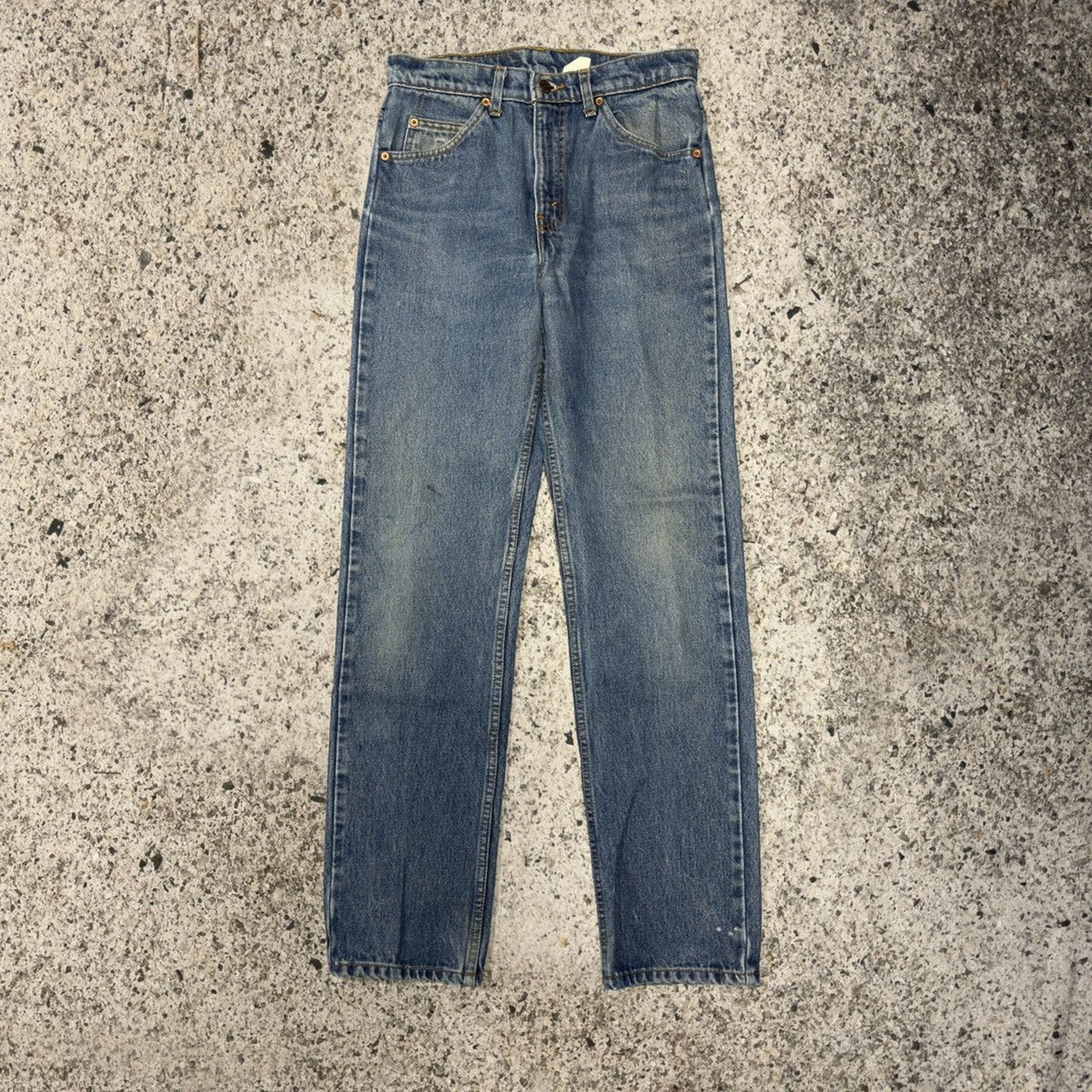 Vaqueros Levi's 505 con lengüeta naranja descolorida de los años 90