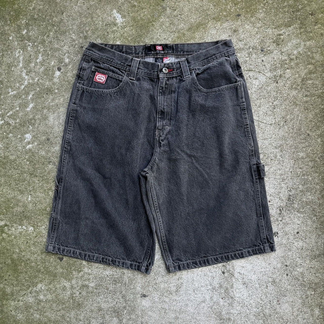 Pantalones cortos vaqueros holgados de mezclilla descolorida estilo ECKO de los años 2000