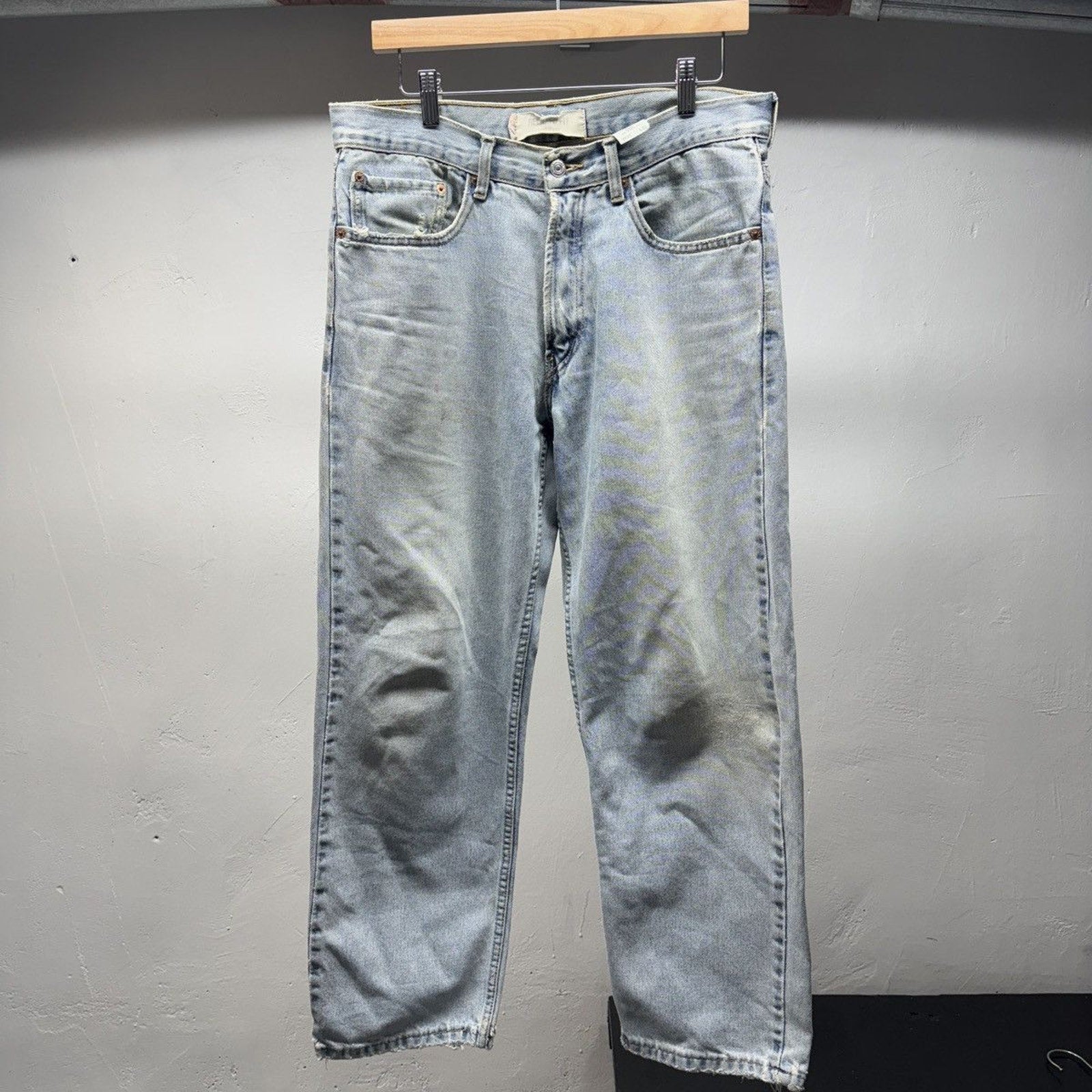 Vintage 2000s Levi's 550 Baggy Faded Jeans — Garment Trafficker