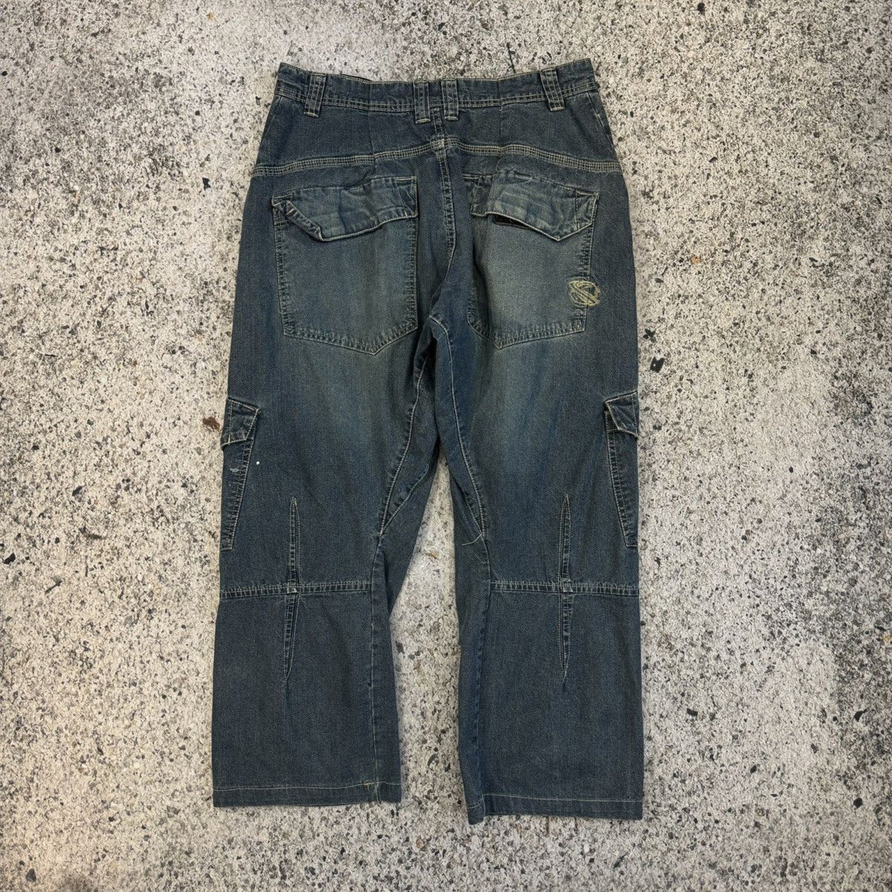 Pantalones cargo skater de mezclilla de Lost Enterprises de la década de 1990