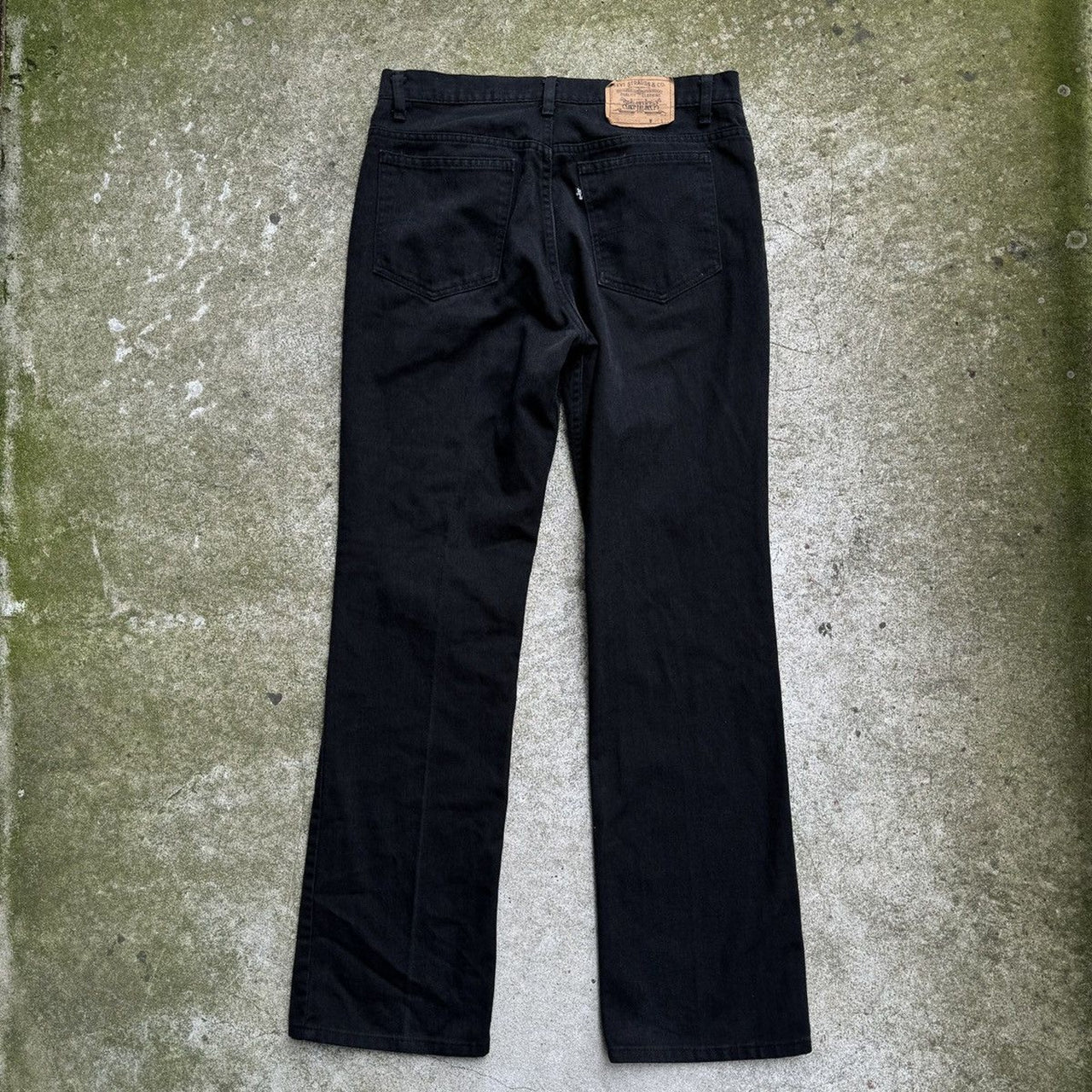 Vaqueros Levi's 517 de mezclilla negra clara con corte de bota de los años 90