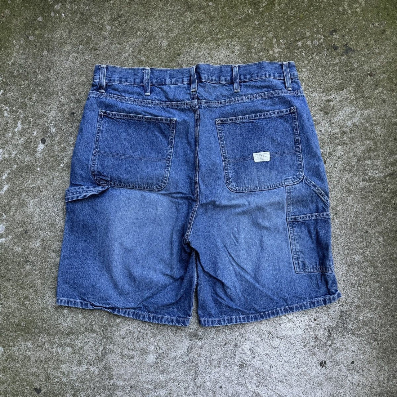 Shorts vaqueros de carpintero holgados y descoloridos de Gap de la década de 2000