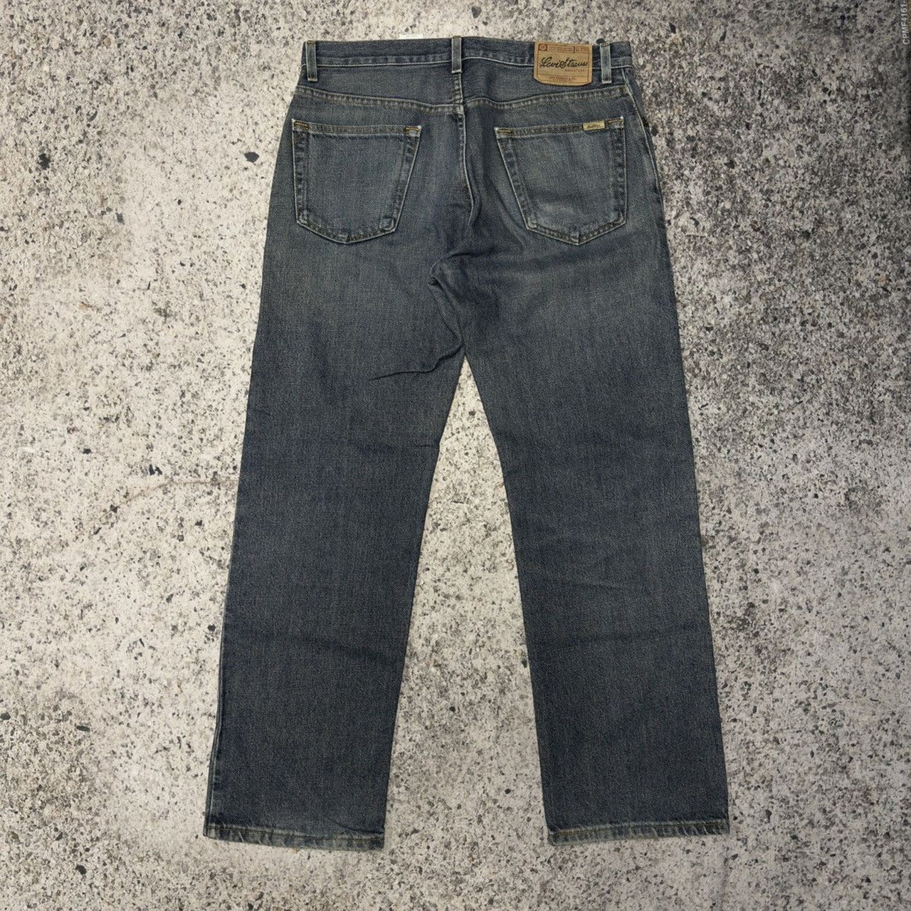 Vaqueros de mezclilla lavada de corte recto Levi's Signature de la década de 2000