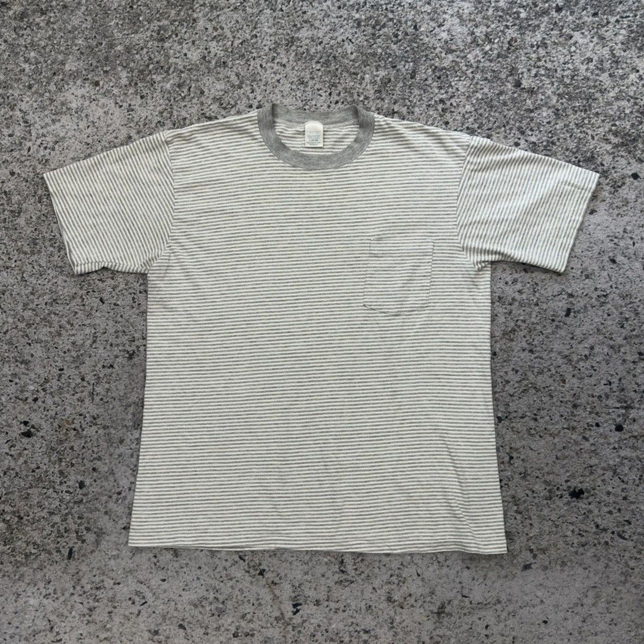 1990年代風ストライプ フェード シングルステッチ ポケットTシャツ