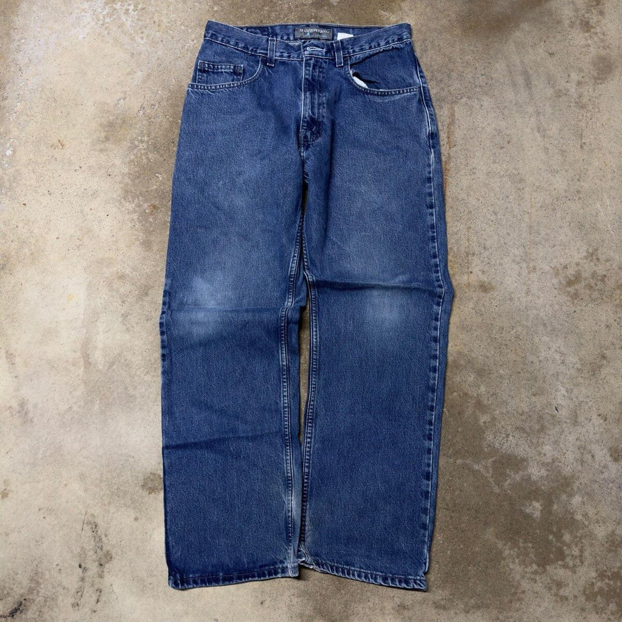 Vaqueros holgados de mezclilla azul descolorida Levi's Silvertab de los años 2000