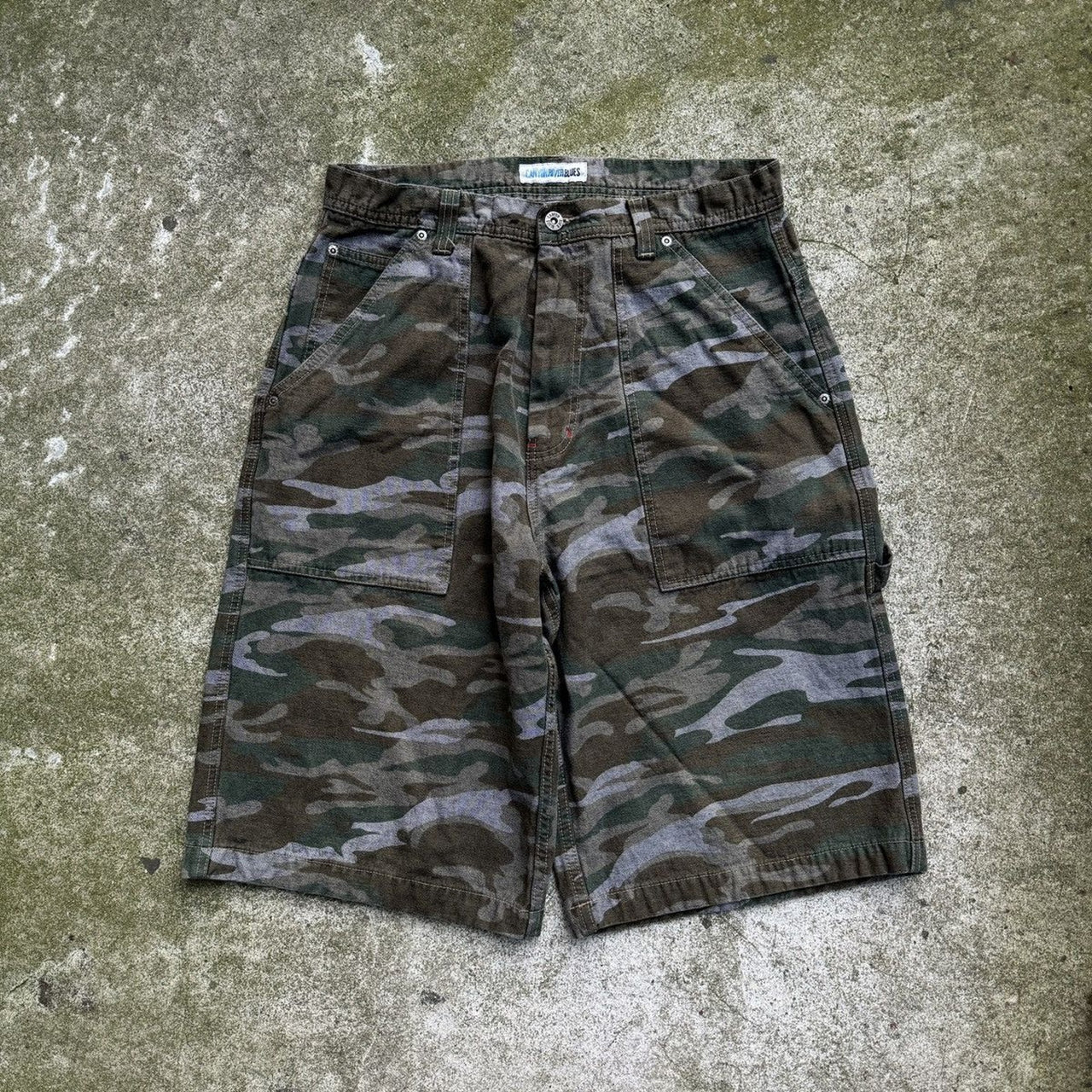 2000s Y2K Green Camo Baggy Skater Denim Jean Shorts