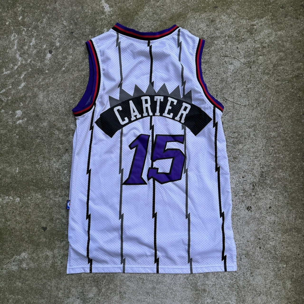 CAMISETA NIKE DE LOS RAPTORS DE VINCE CARTER DE LA DÉCADA DE 2000, BLANCA