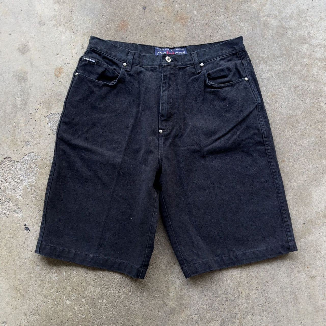 Pantalones cortos vaqueros negros holgados Phat Farm de los años 2000