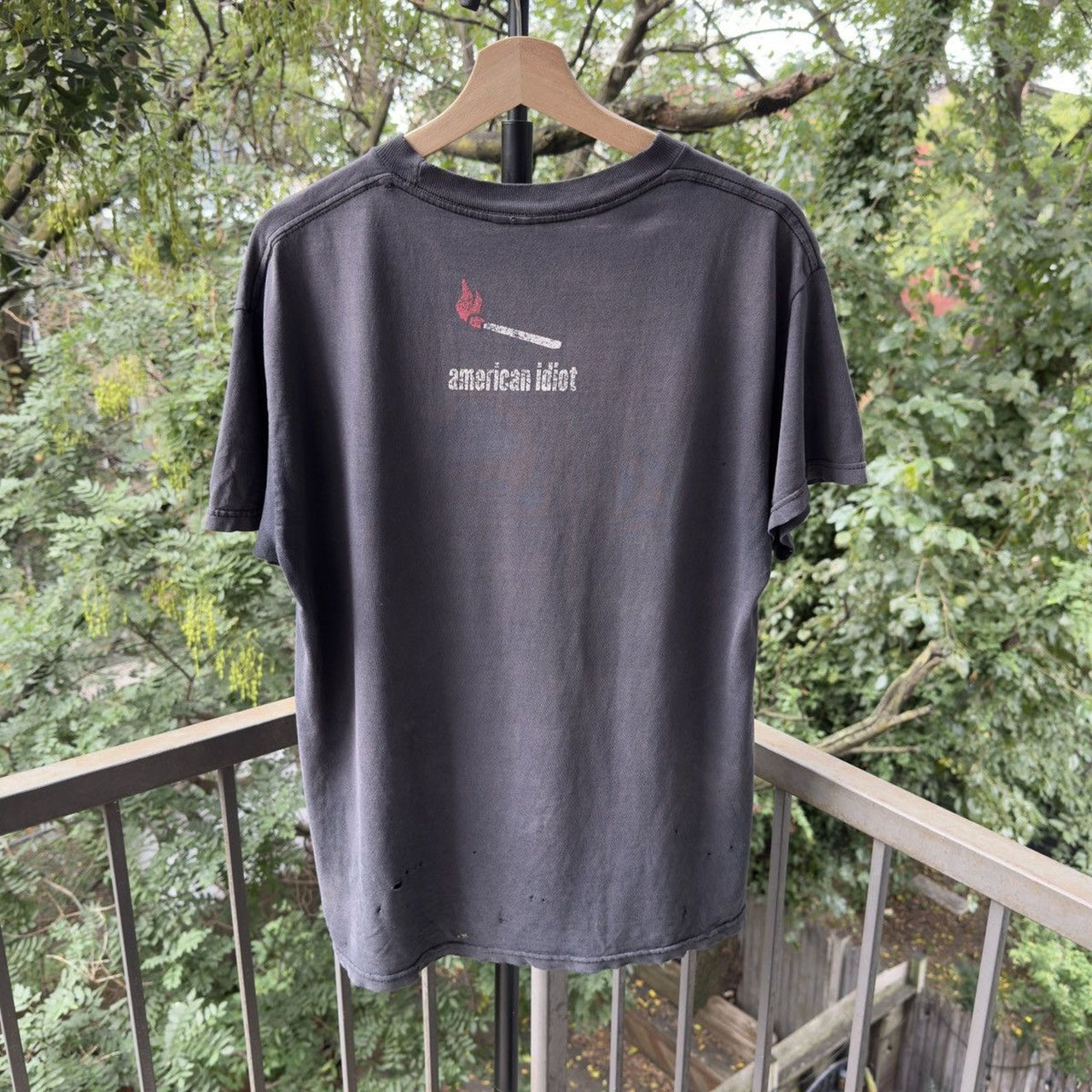 2000s Thrashed Green Day American Idiot Band Tee