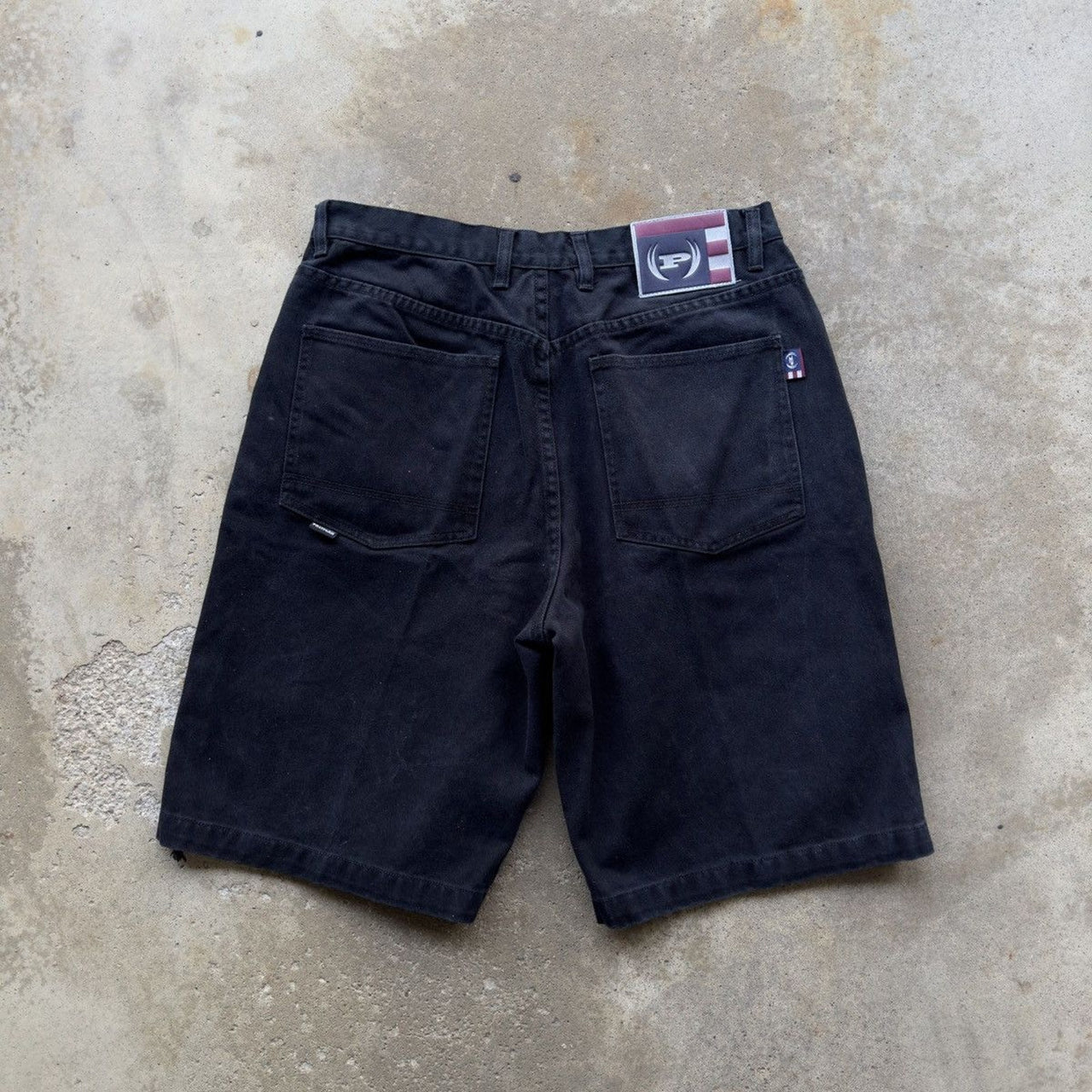 Pantalones cortos vaqueros negros holgados Phat Farm de los años 2000
