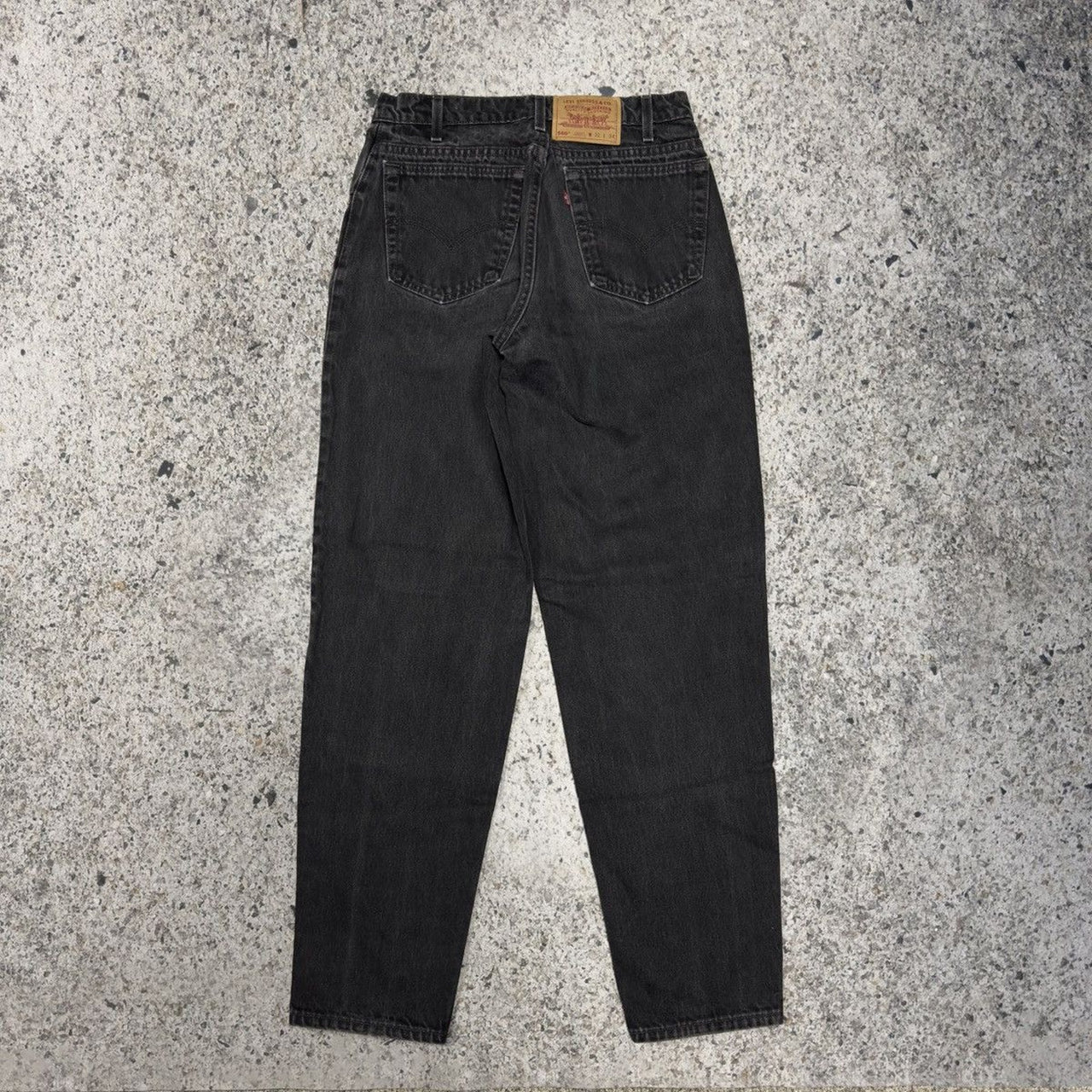 Vaqueros Levi's 560 de corte holgado y cónico en negro descolorido, años 90
