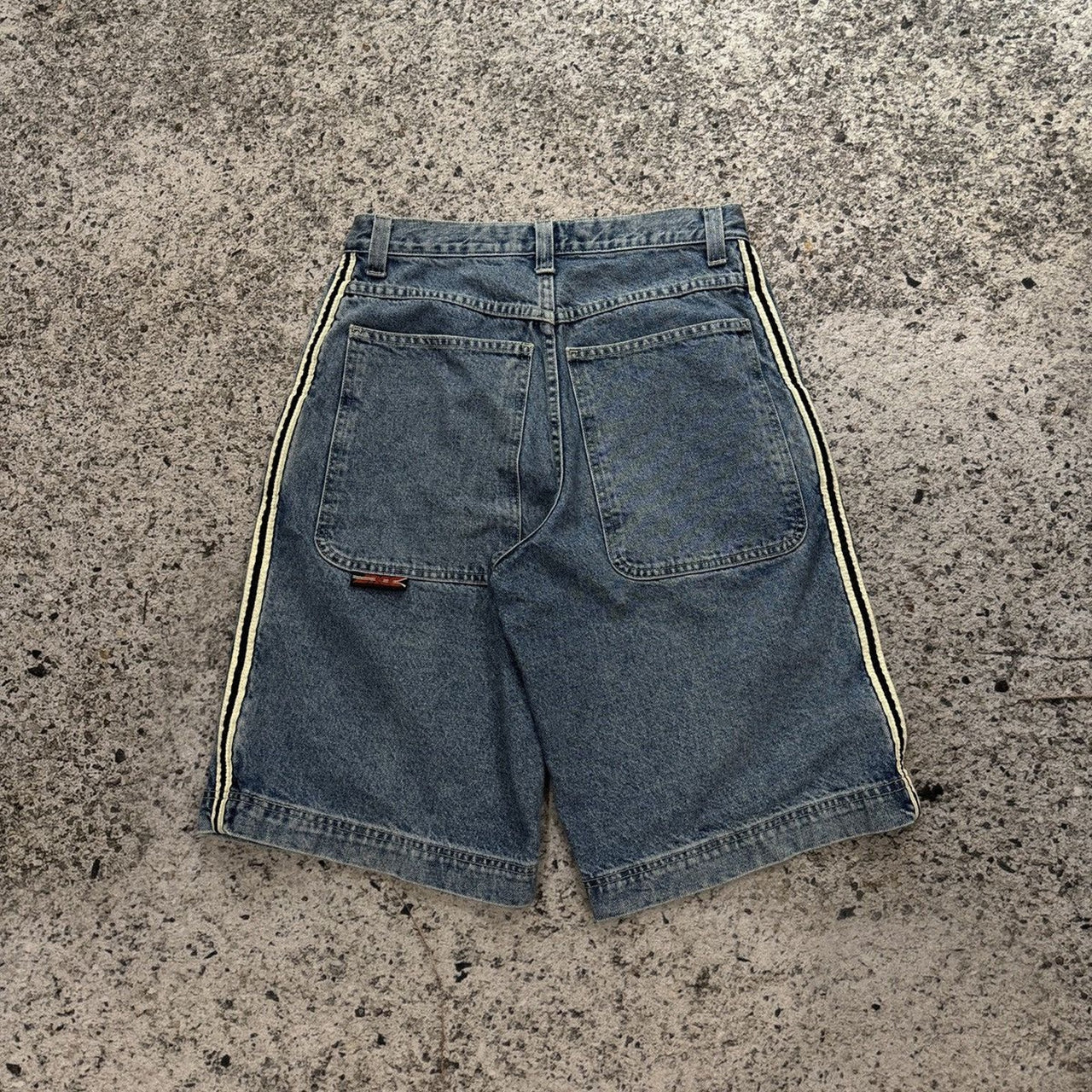 1990年代 JNCOジーンズ スカンクストライプ バギー ワイドレッグ デニム スケーターショーツ