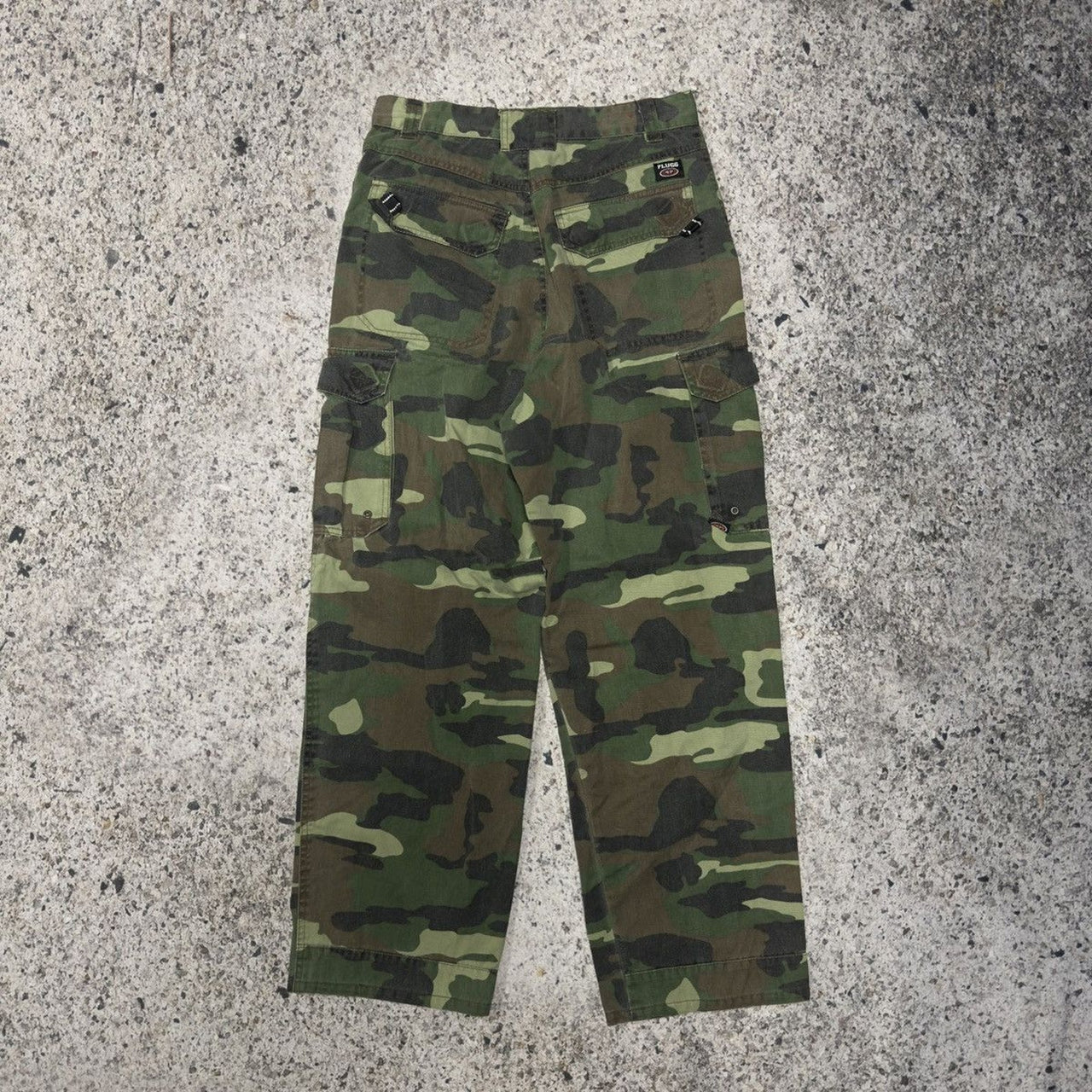 Pantalones cargo holgados de camuflaje con pernera ancha Plugg Jeans de los años 2000