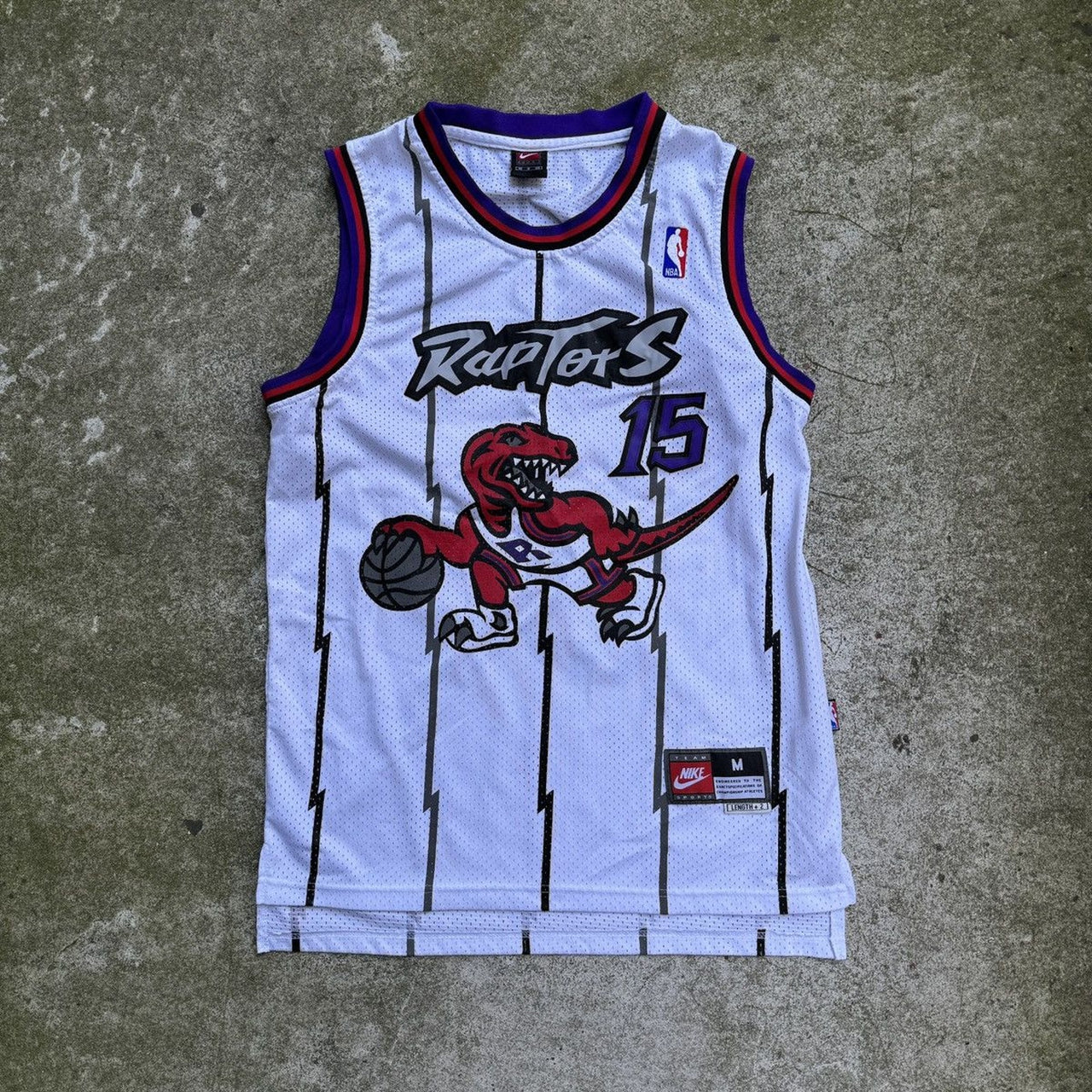 CAMISETA NIKE DE LOS RAPTORS DE VINCE CARTER DE LA DÉCADA DE 2000, BLANCA