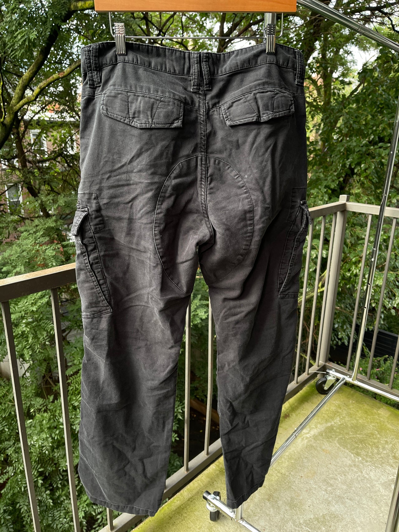 Pantalones cargo multibolsillos Oakley de los años 2000
