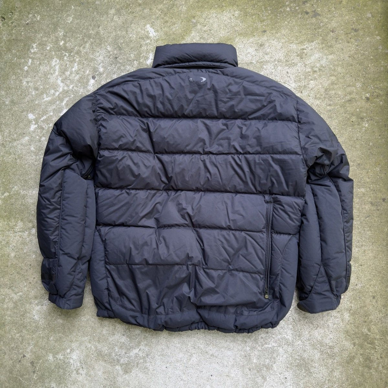 CHAQUETA ACOLCHADA DE PLUMAS OAKLEY SOFTWARE DE LOS AÑOS 2000 NEGRA
