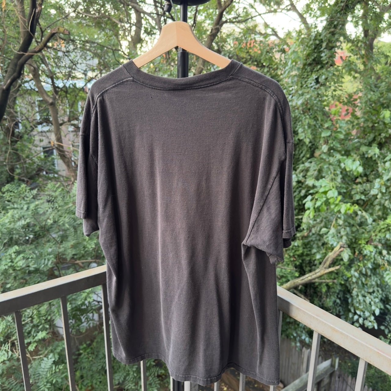 2000年代の私たちの新しい武器Tシャツ