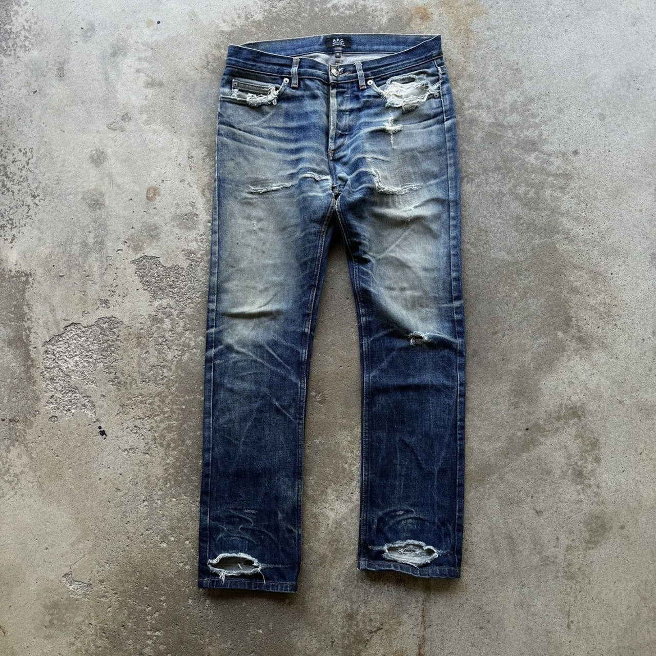 APC New Cure H Jean Tres Etroit Thrashed Jeans