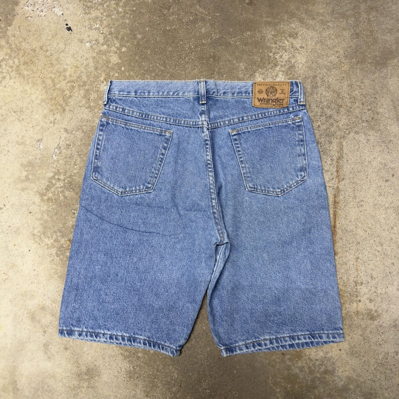 2000s Wrangler Baggy Light Wash Denim Shorts