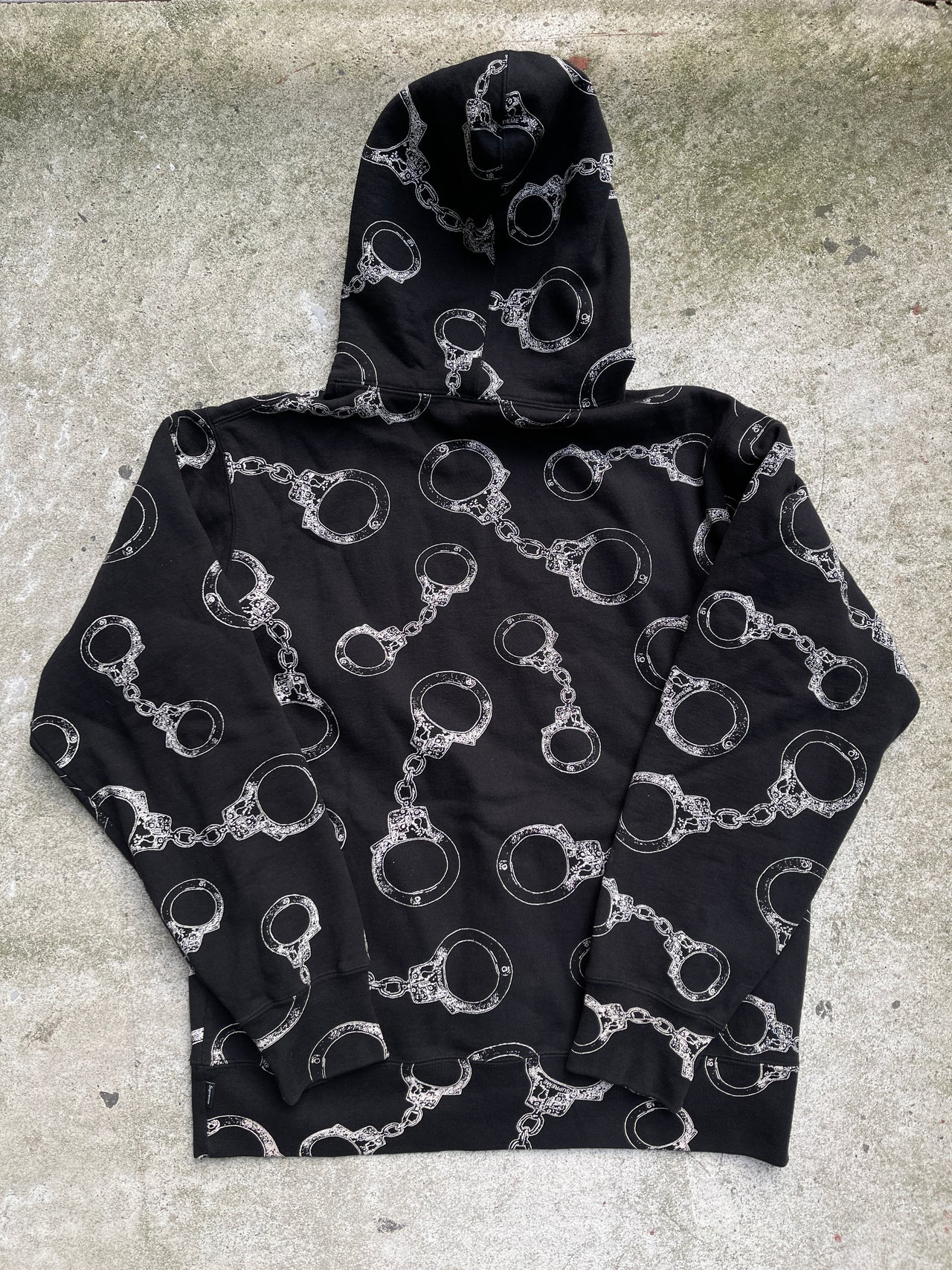 SUPREME FW17 HANDCUFFS HOODIE