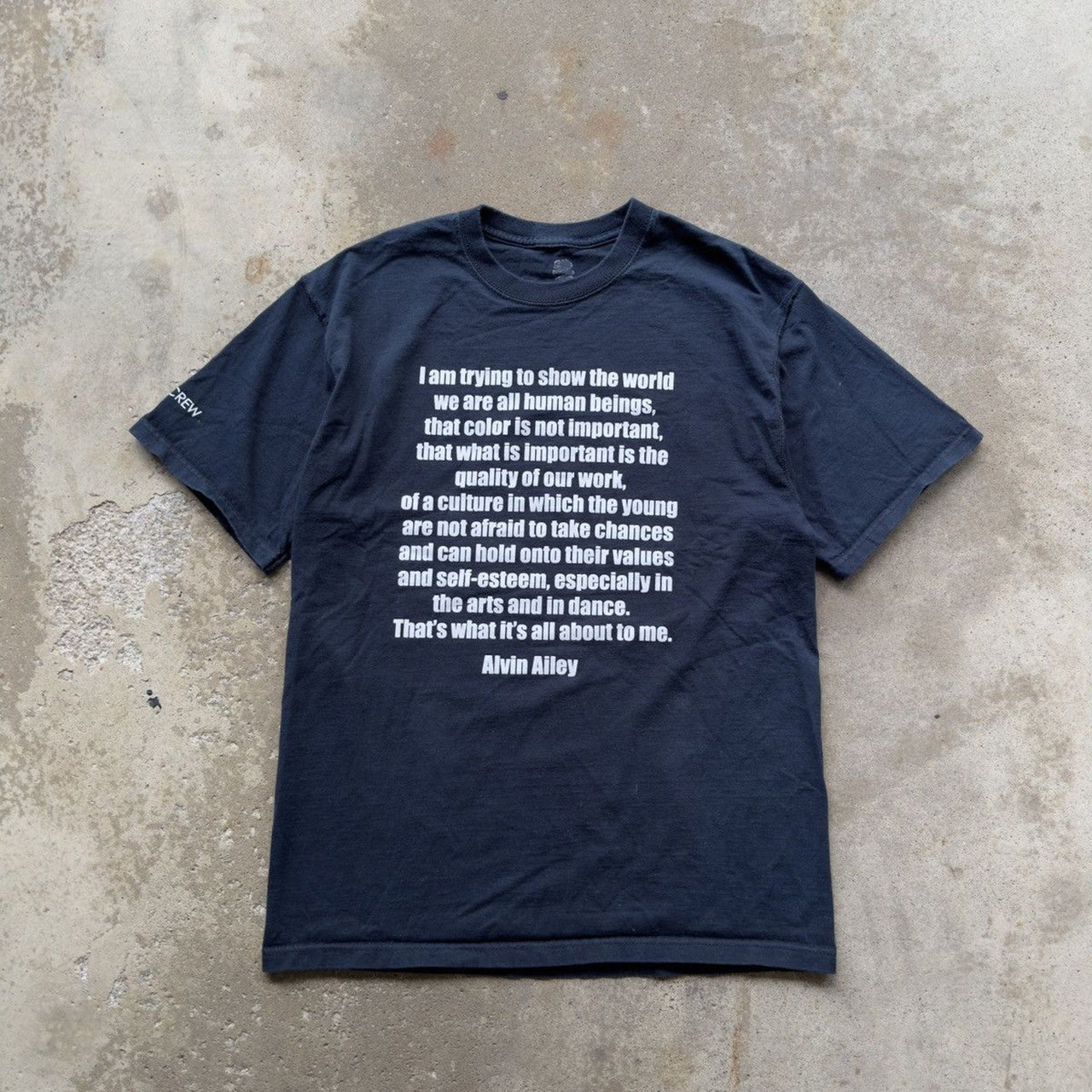 CAMISETA CON FRASES DE IGUALDAD DE ALVIN AILEY DE LOS AÑOS 2000