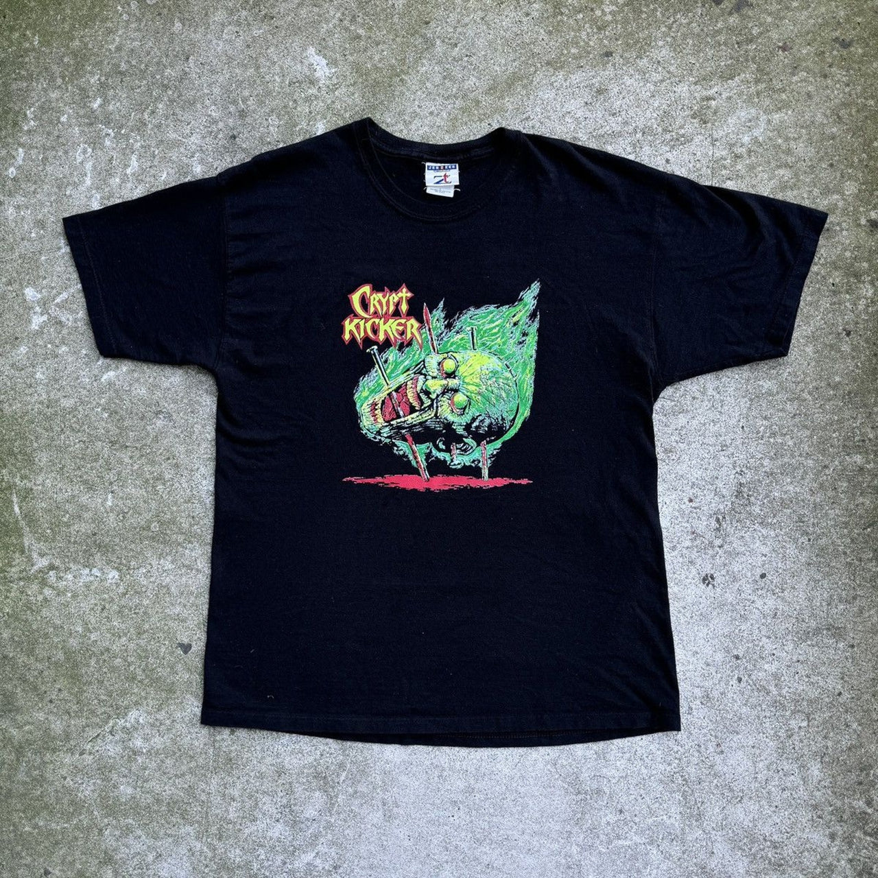 Camiseta de la banda de metal Crypt Kicker de los años 90