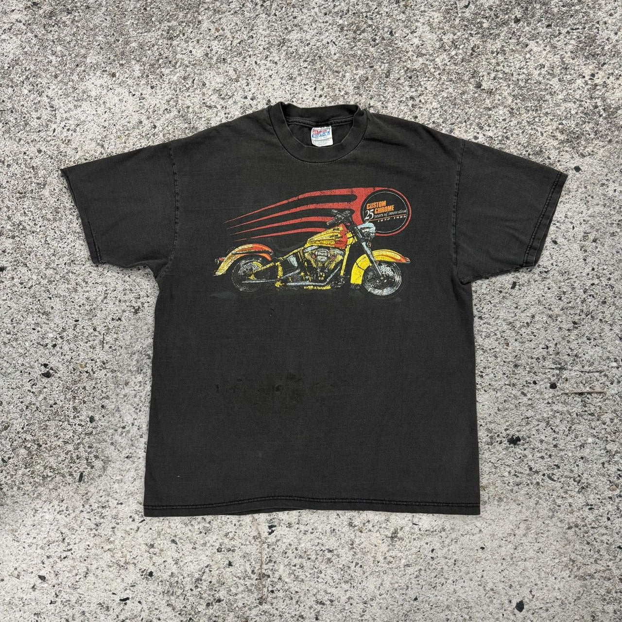 Camiseta de motociclista personalizada con cromo descolorido y desgastado de los años 90