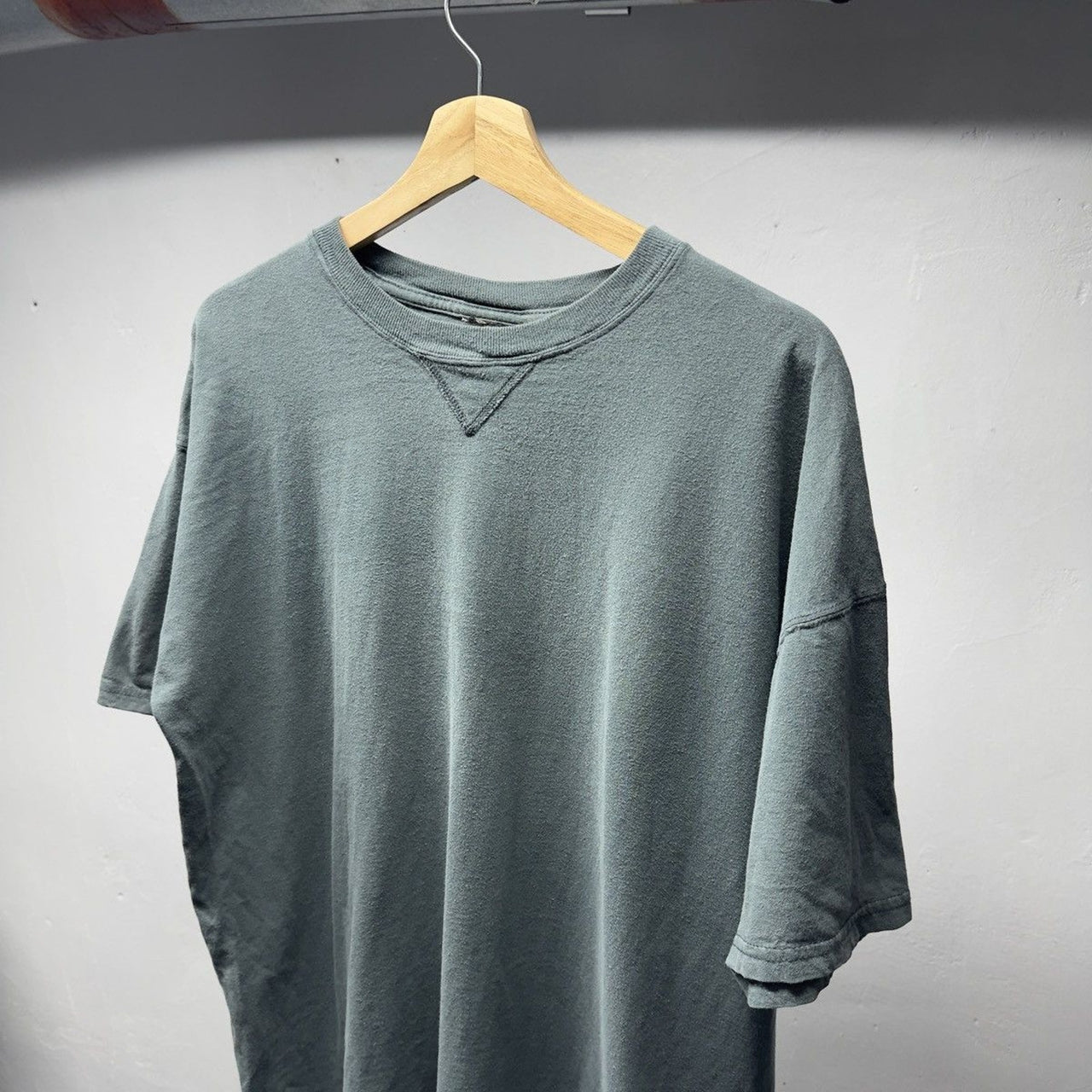 2000s Russell Athletic Faded Grey Blank Tee