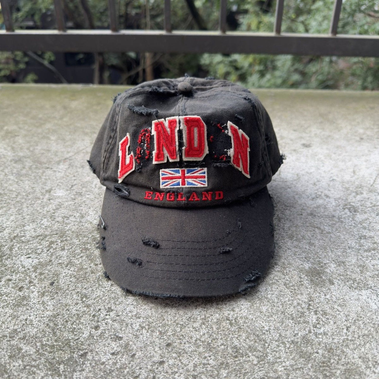 2000s Thrashed Faded Distressed London Grunge Hat