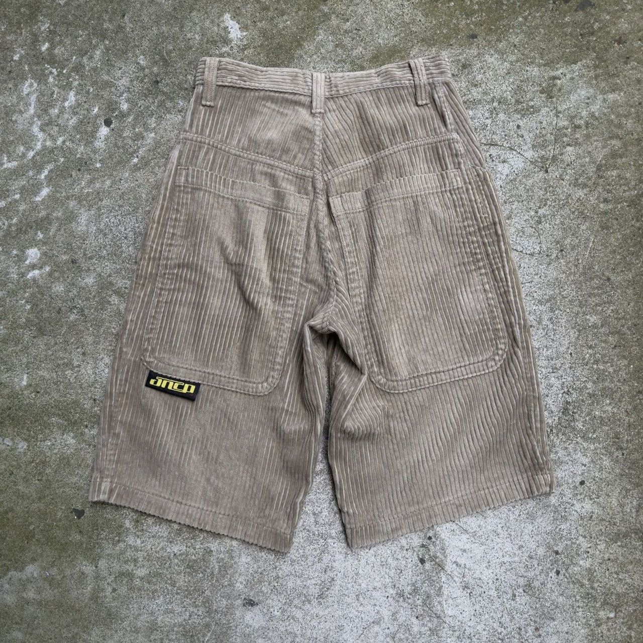 Pantalones cortos de pana JNCO 2031 STINGER de la década de 1990, color tostado