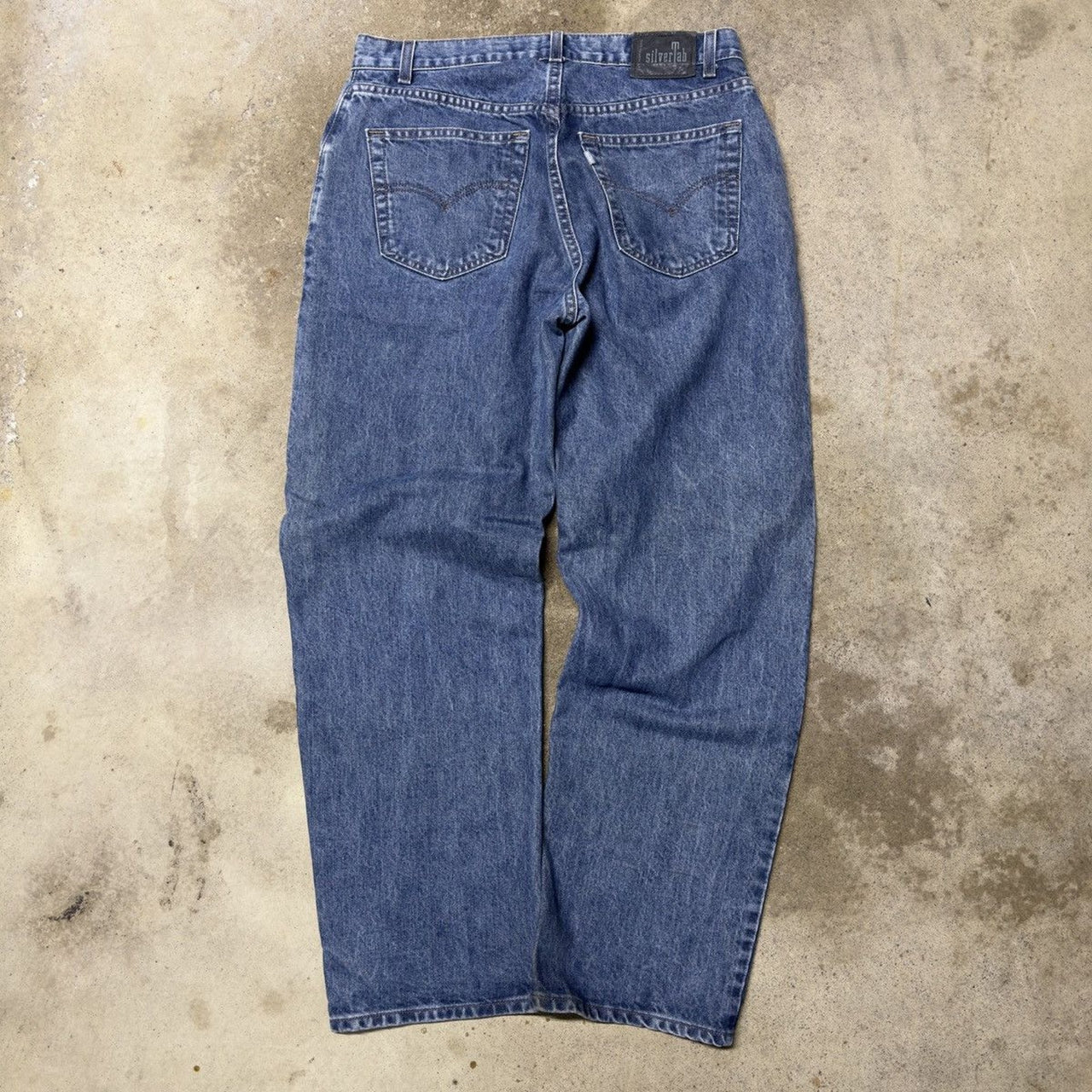 Vaqueros holgados y rectos de mezclilla estilo skater Levi's Silvertab de los años 2000