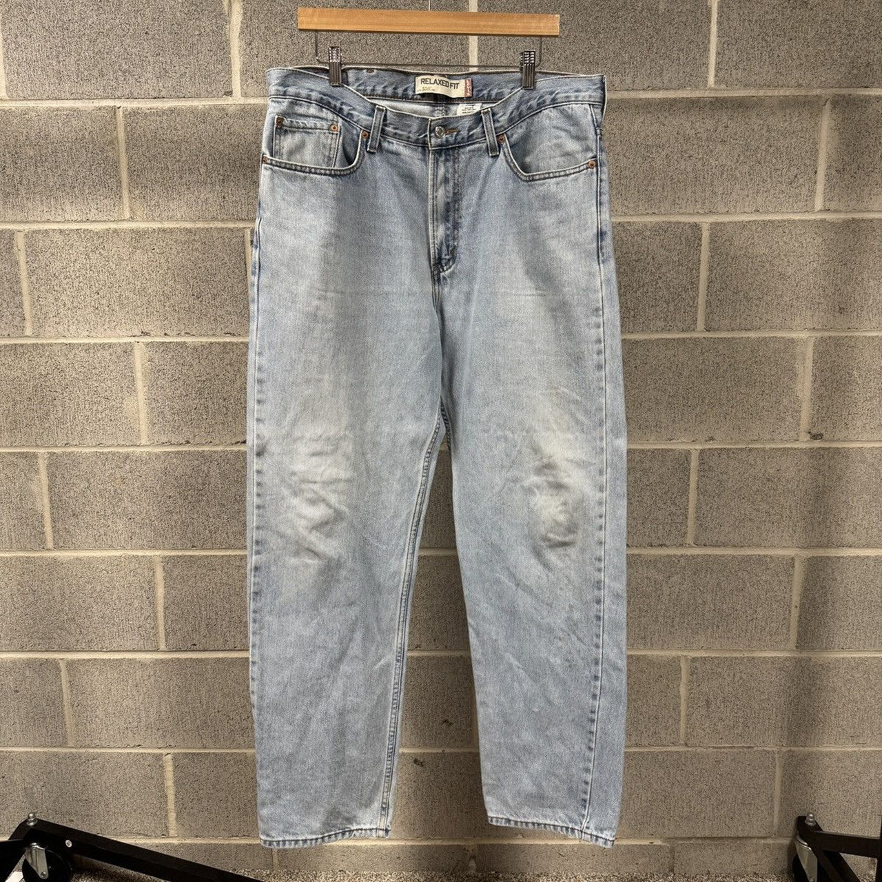 2000s Levi's 550 Baggy Thrashed Faded Jeans