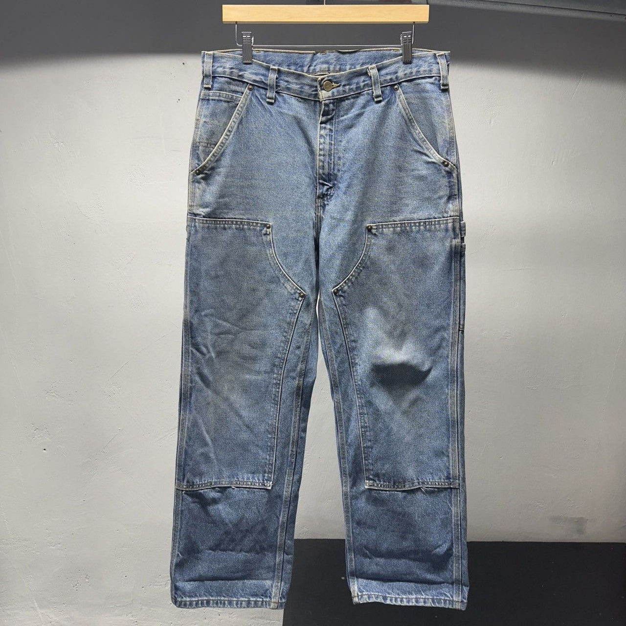2000s Carhartt Thrashed Faded Denim Double Knee Pants