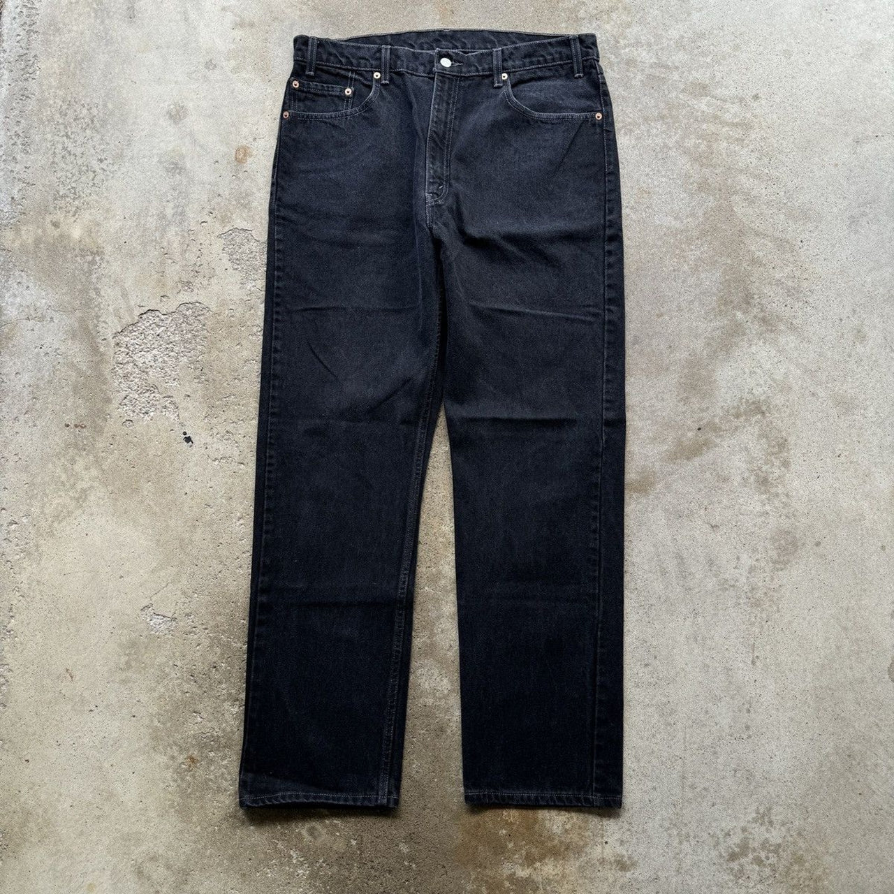 Vaqueros negros Levi's 505 de la década de 1990